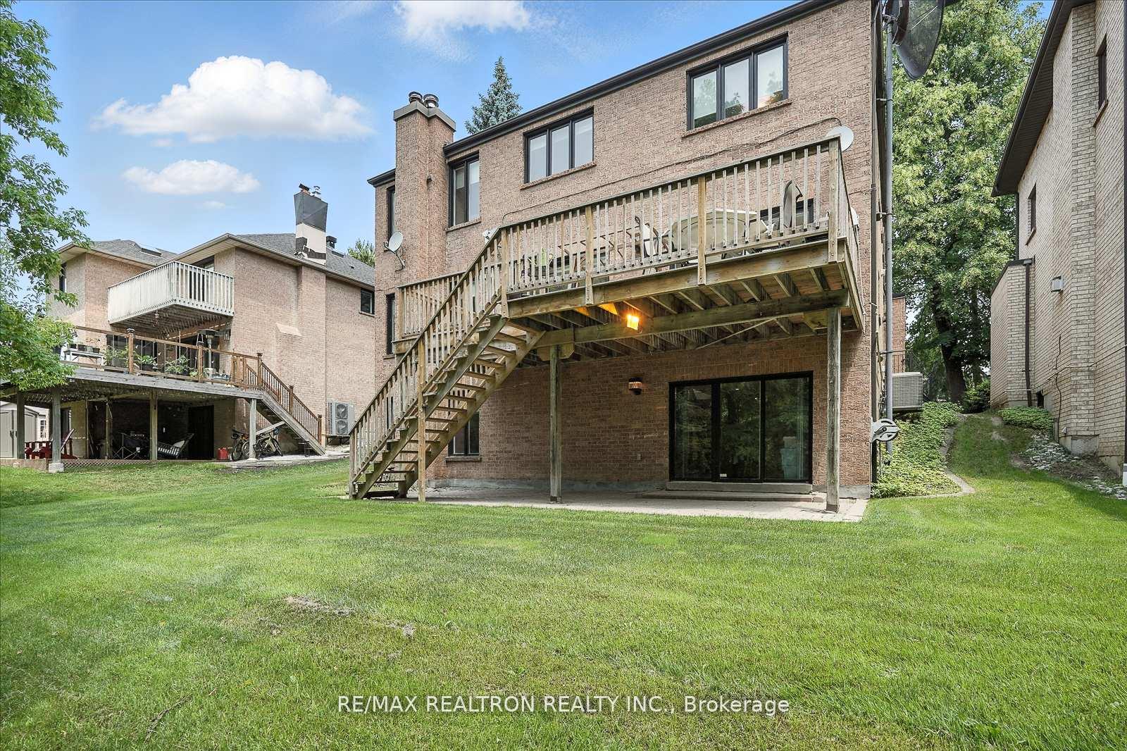 Photo 38 of 34 Prince Edward Boulevard, Markham, Thornlea — HOMEH