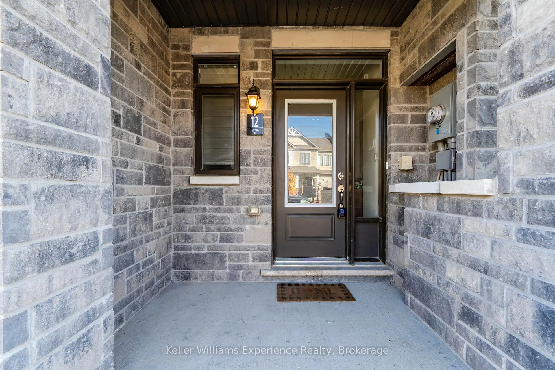 Photo 2 of 12 Durham Avenue, Barrie, Rural Barrie Southeast — HOMEH