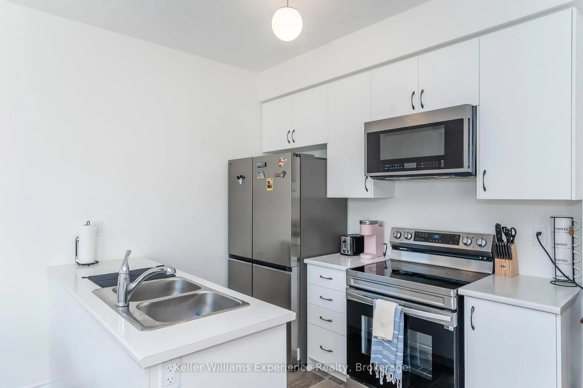 Photo 6 of 12 Durham Avenue, Barrie, Rural Barrie Southeast — HOMEH