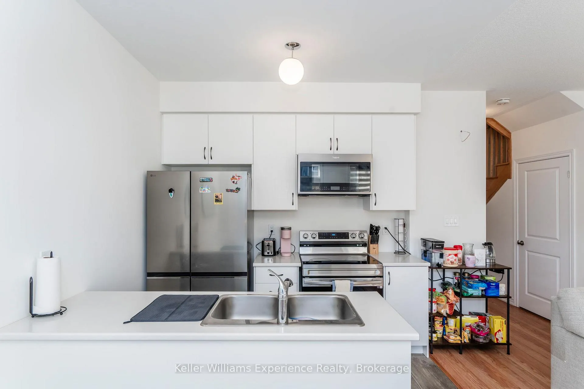 Photo 7 of 12 Durham Avenue, Barrie, Rural Barrie Southeast — HOMEH