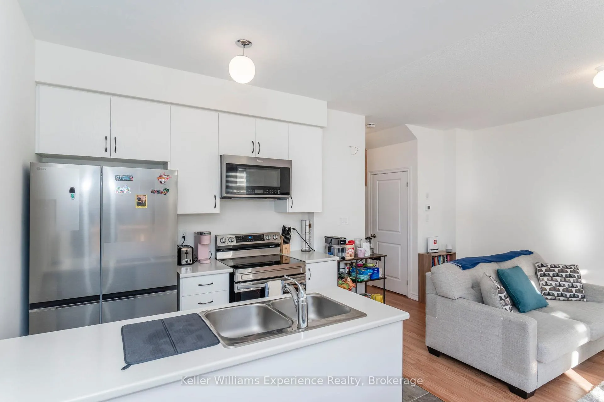 Photo 8 of 12 Durham Avenue, Barrie, Rural Barrie Southeast — HOMEH