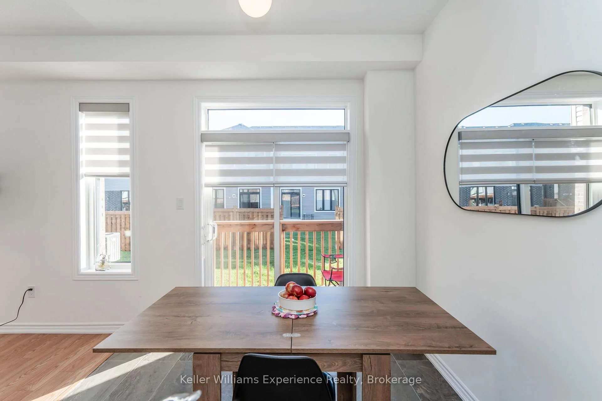 Photo 10 of 12 Durham Avenue, Barrie, Rural Barrie Southeast — HOMEH