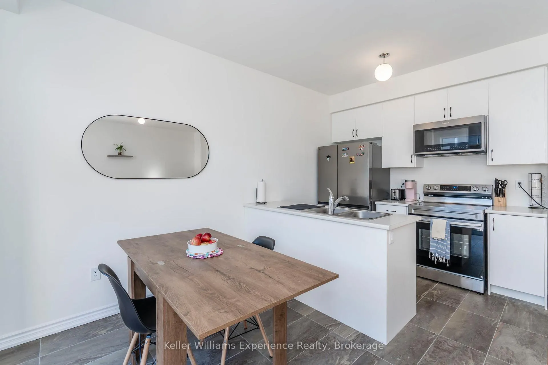 Photo 11 of 12 Durham Avenue, Barrie, Rural Barrie Southeast — HOMEH