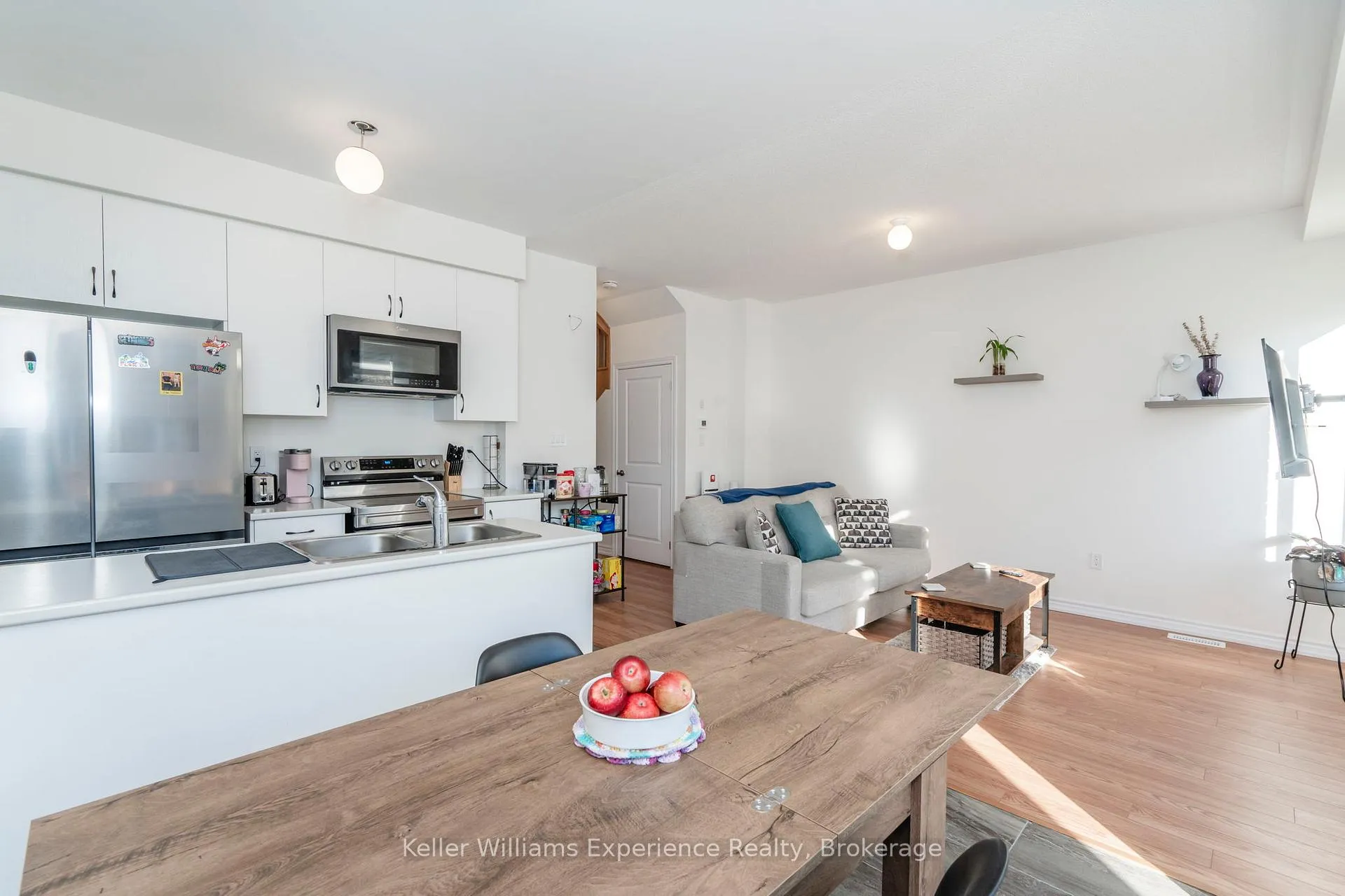 Photo 12 of 12 Durham Avenue, Barrie, Rural Barrie Southeast — HOMEH