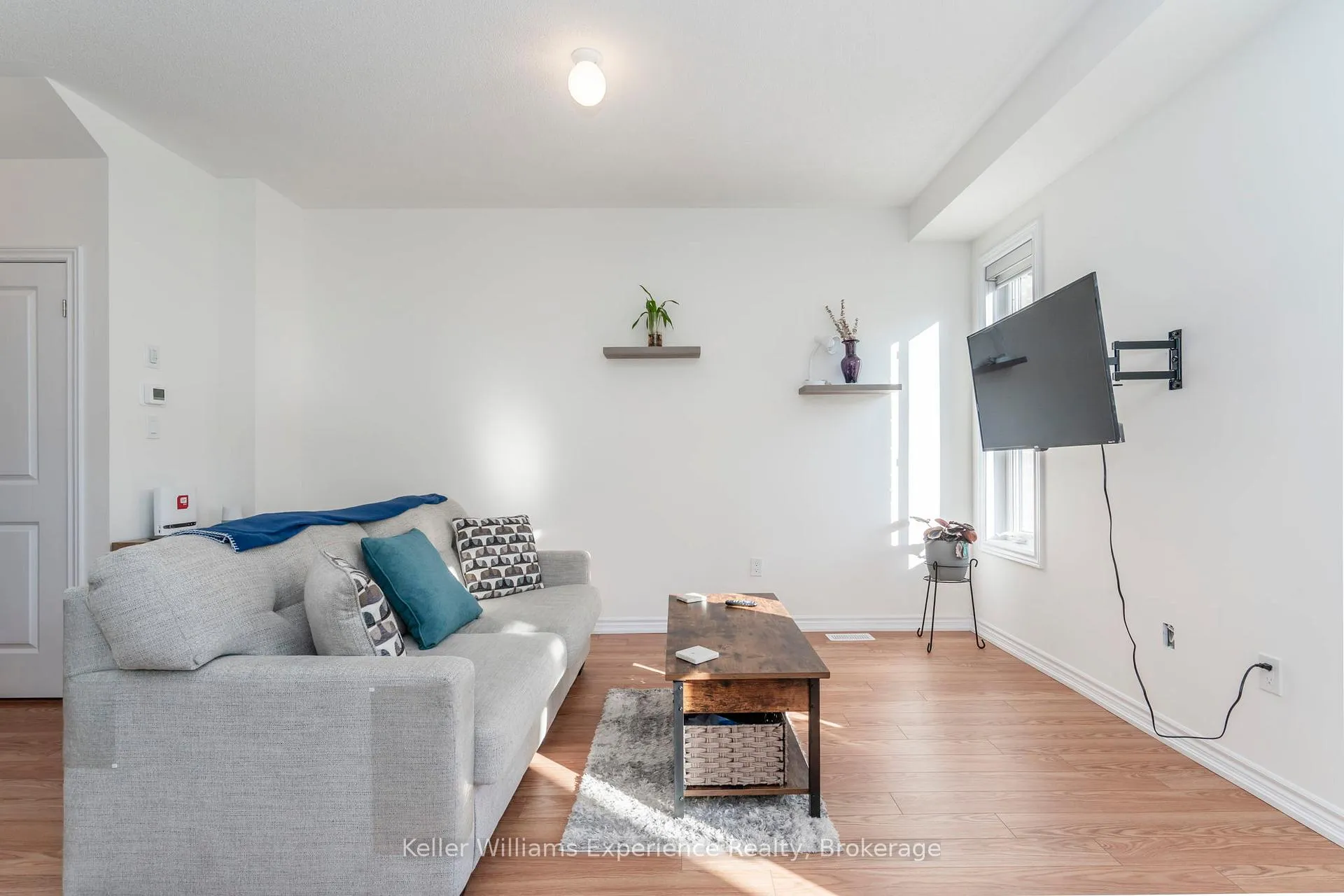Photo 14 of 12 Durham Avenue, Barrie, Rural Barrie Southeast — HOMEH