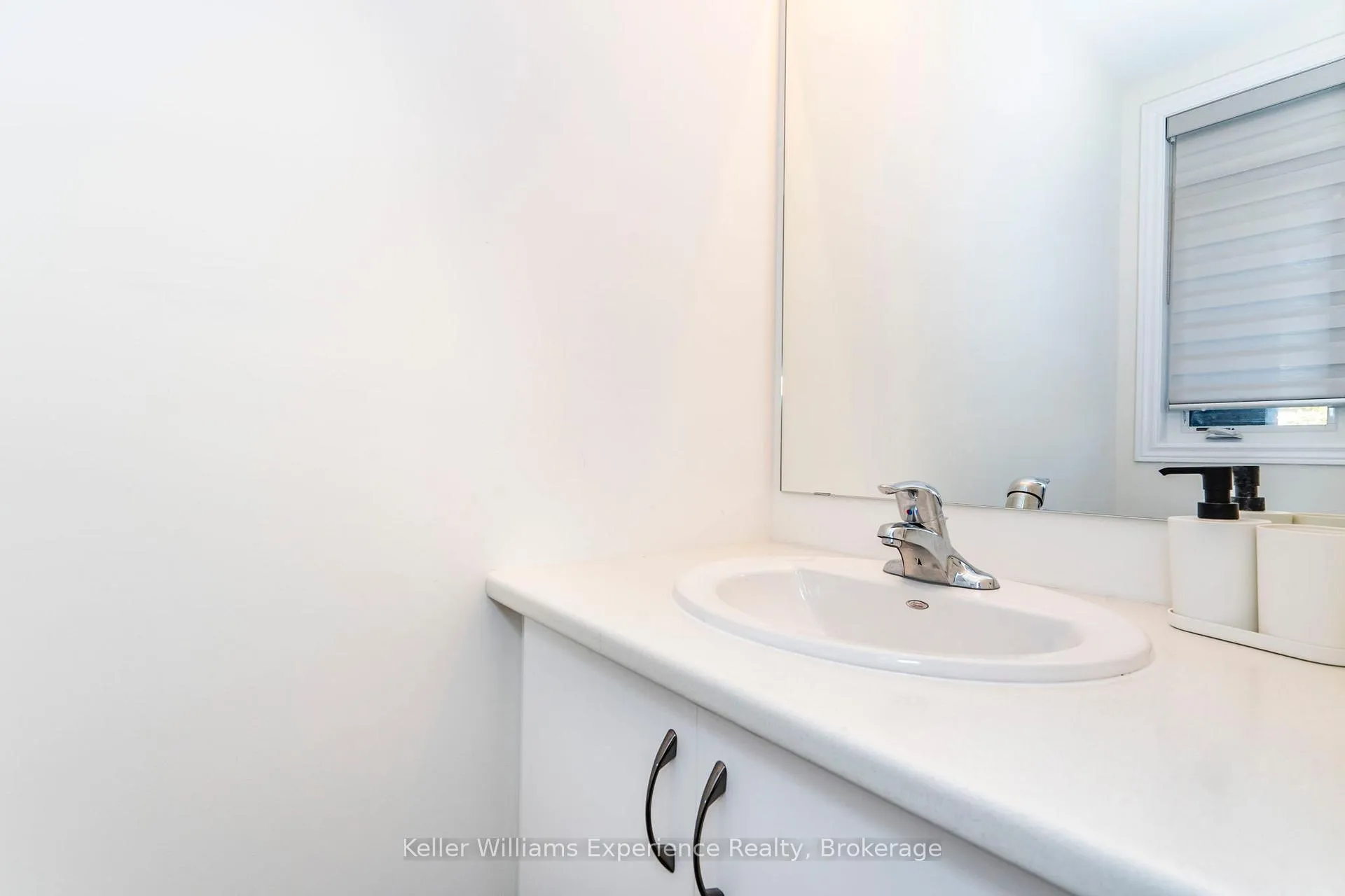 Photo 17 of 12 Durham Avenue, Barrie, Rural Barrie Southeast — HOMEH