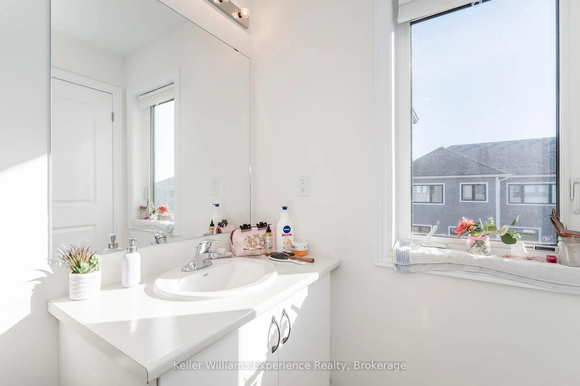 Photo 21 of 12 Durham Avenue, Barrie, Rural Barrie Southeast — HOMEH