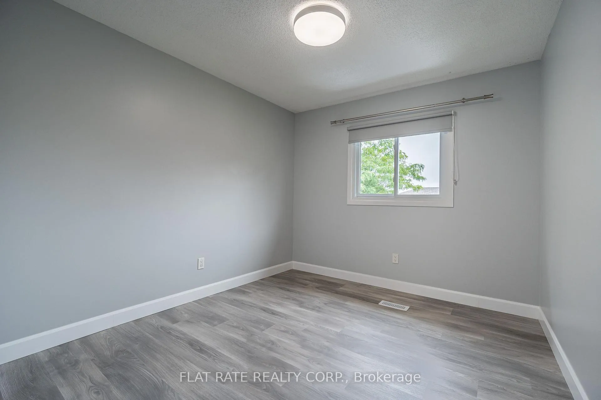 Photo 13 of 2298 Lynhaven Road, Peterborough, Monaghan Ward 2 — HOMEH
