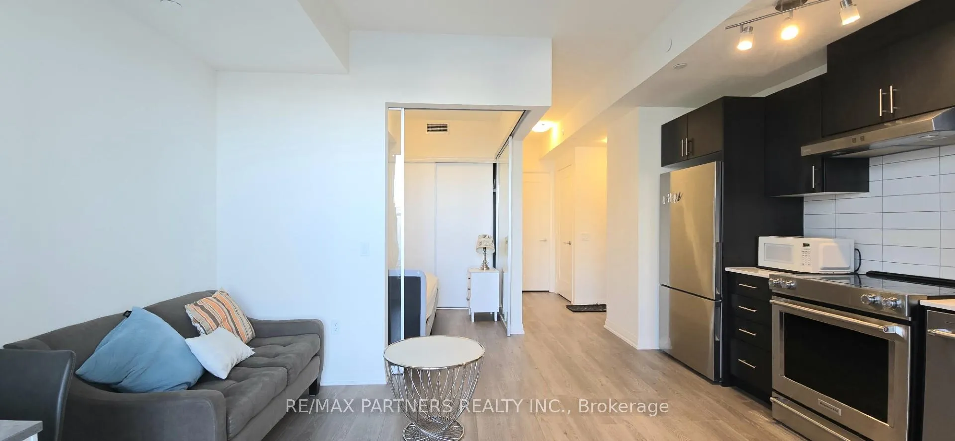 Photo 4 of Unit 810, 9000 Jane Street, Vaughan, Concord — HOMEH