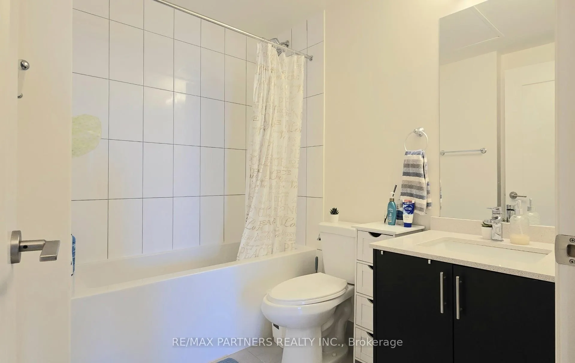 Photo 5 of Unit 810, 9000 Jane Street, Vaughan, Concord — HOMEH