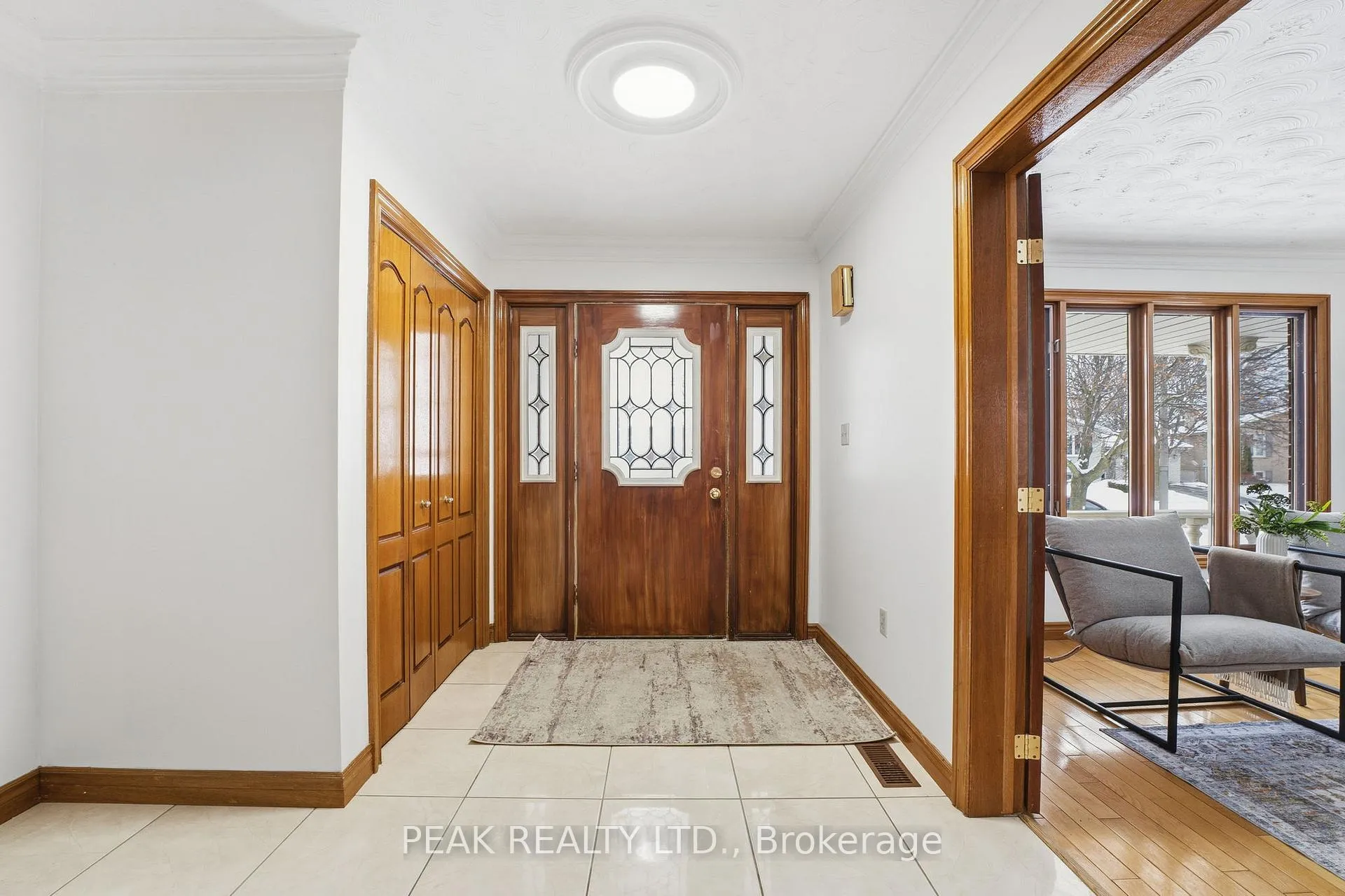 Photo 4 of 75 Ludlow Crescent, Brantford — HOMEH