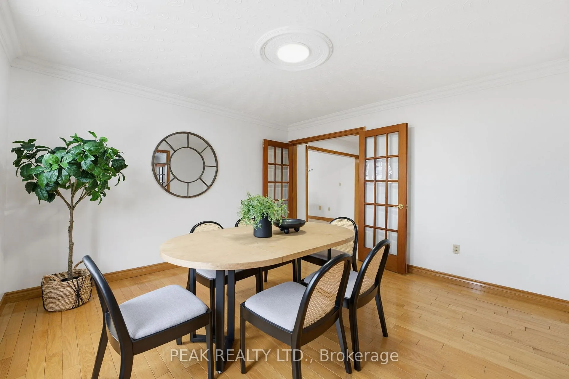 Photo 8 of 75 Ludlow Crescent, Brantford — HOMEH