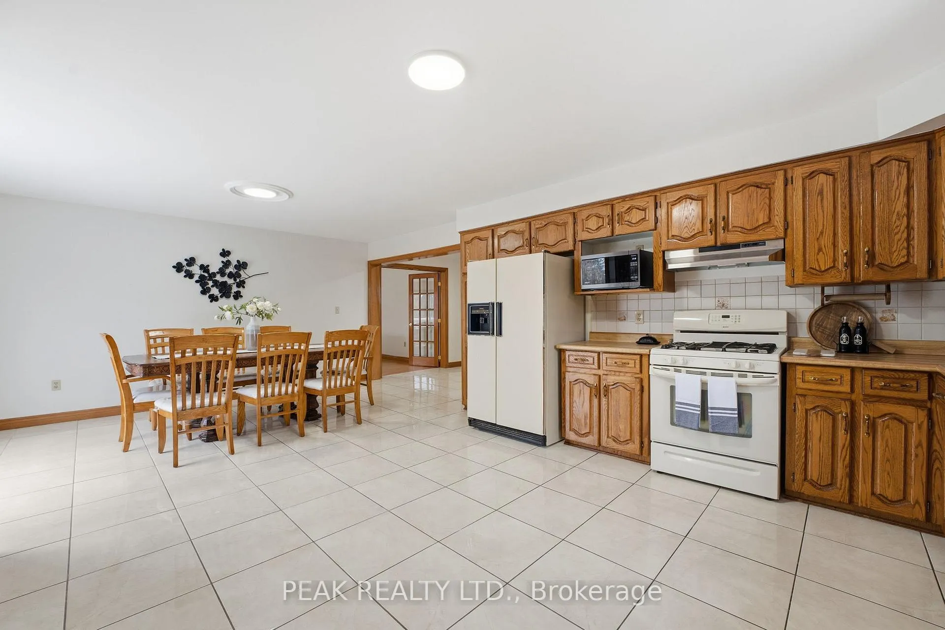 Photo 10 of 75 Ludlow Crescent, Brantford — HOMEH