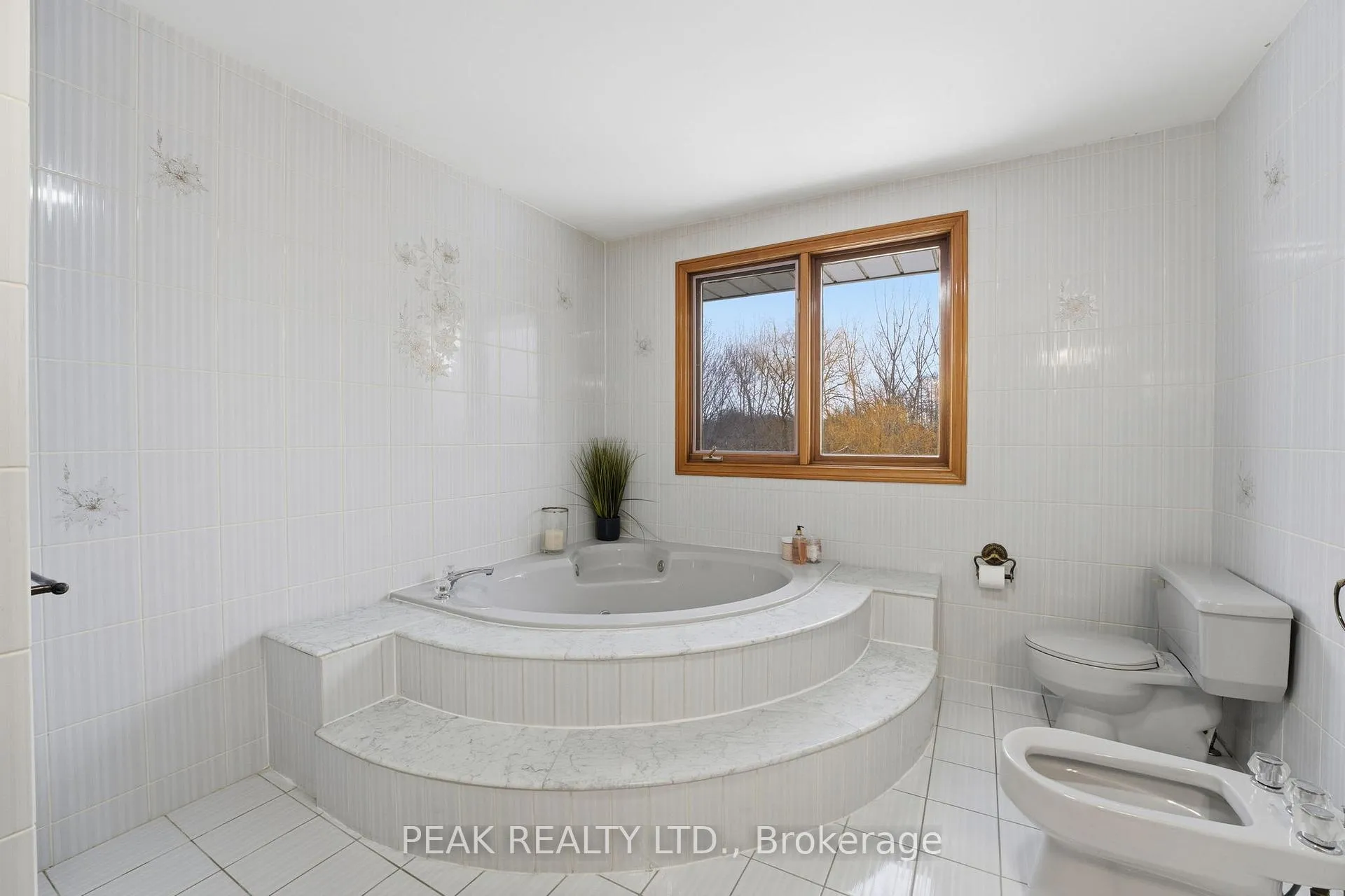 Photo 20 of 75 Ludlow Crescent, Brantford — HOMEH