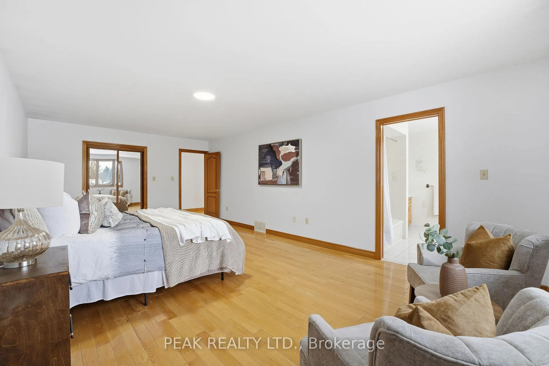 Photo 23 of 75 Ludlow Crescent, Brantford — HOMEH