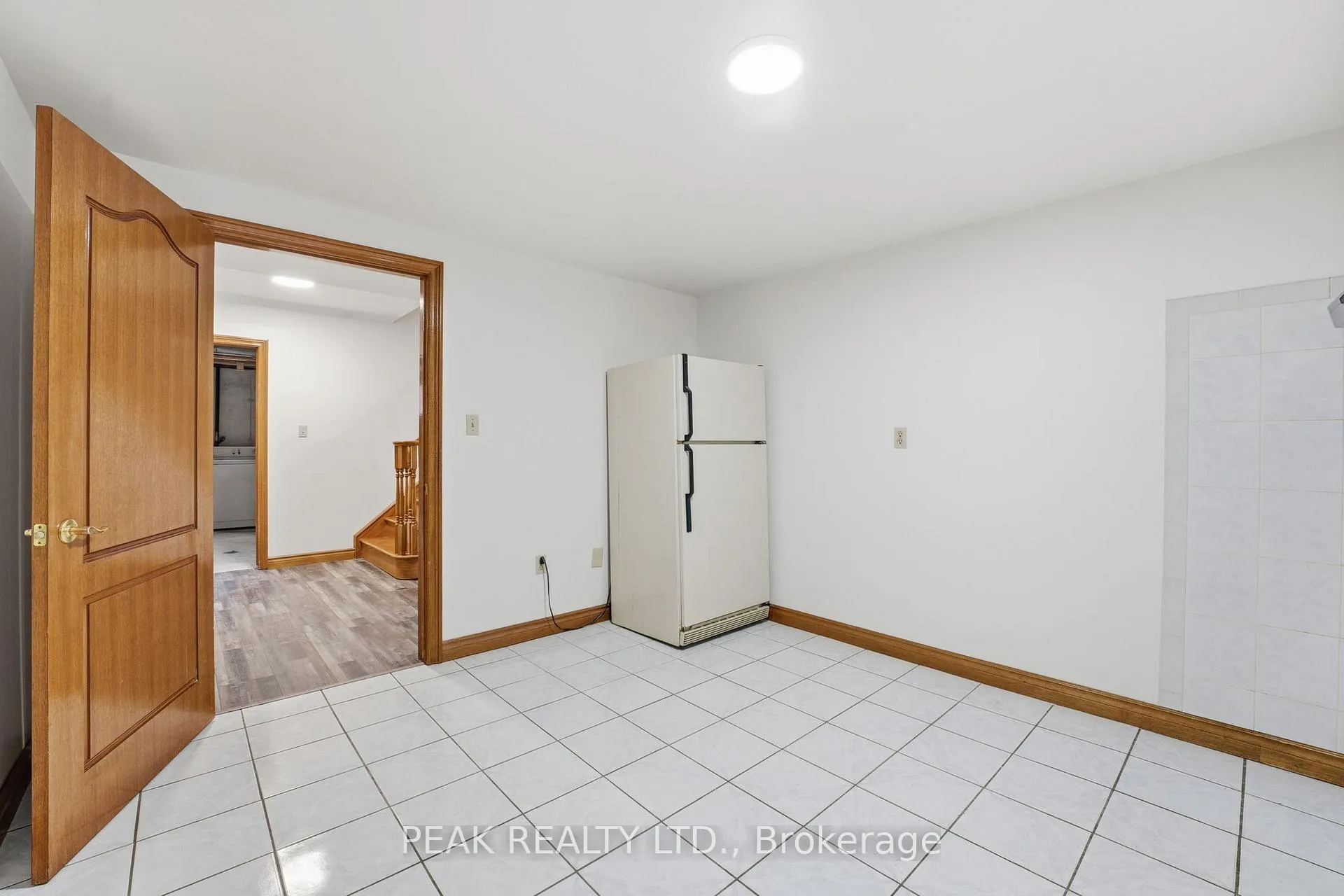 Photo 35 of 75 Ludlow Crescent, Brantford — HOMEH