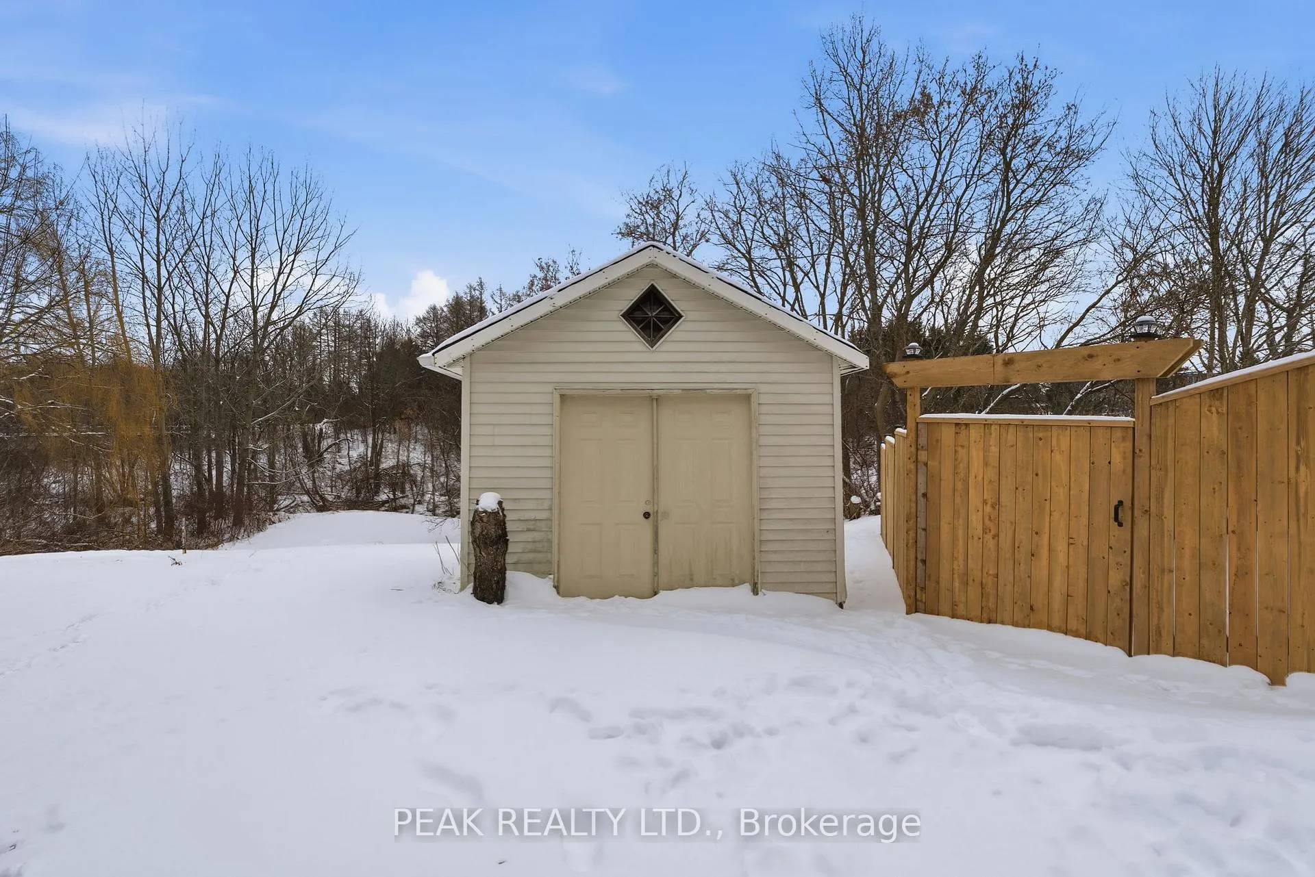 Photo 39 of 75 Ludlow Crescent, Brantford — HOMEH