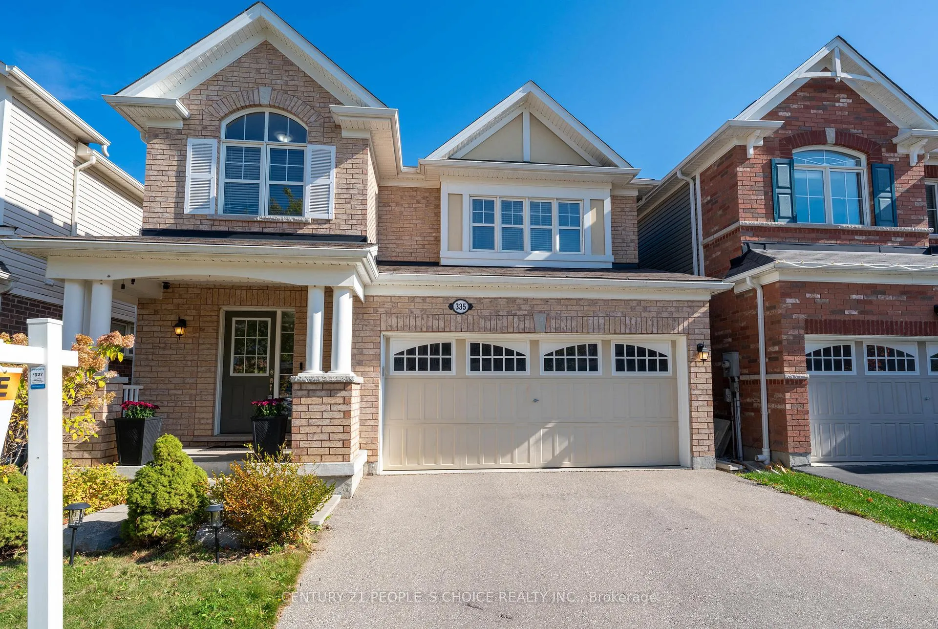 Photo 2 of 335 Falling Green Crescent, Kitchener, Rosenburg — HOMEH
