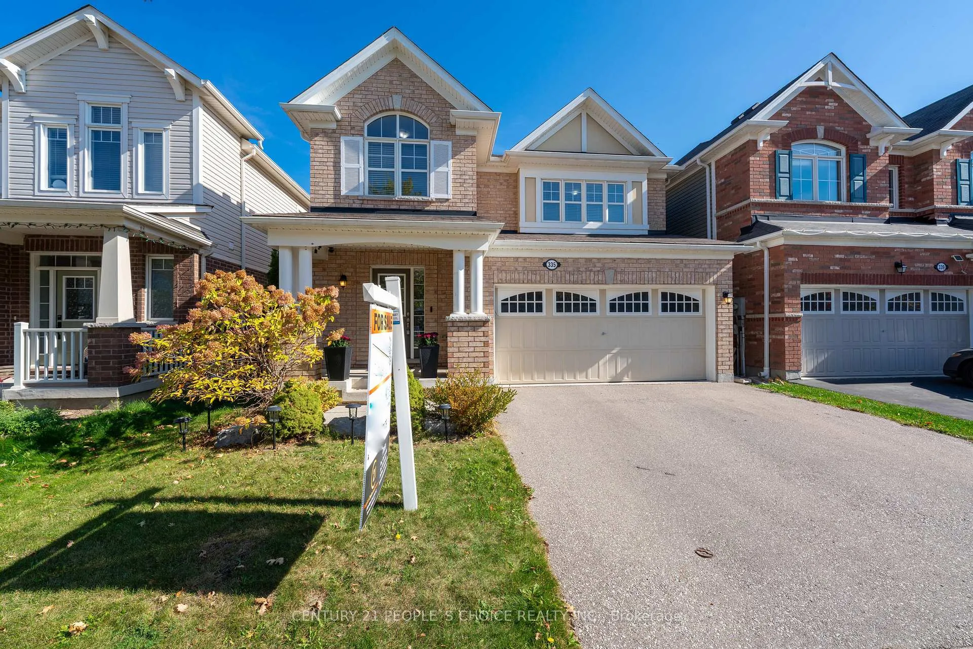 Photo 3 of 335 Falling Green Crescent, Kitchener, Rosenburg — HOMEH