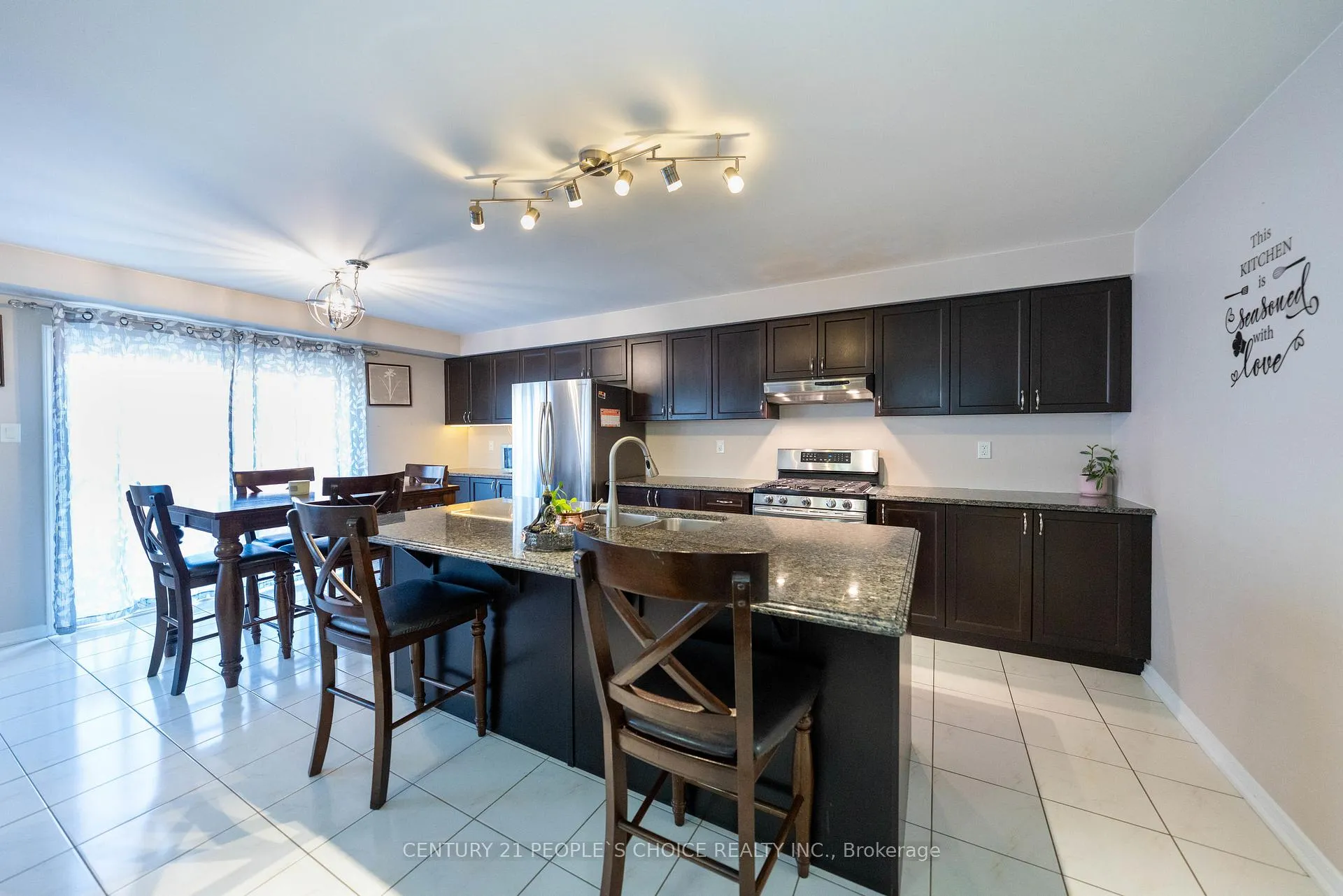 Photo 12 of 335 Falling Green Crescent, Kitchener, Rosenburg — HOMEH