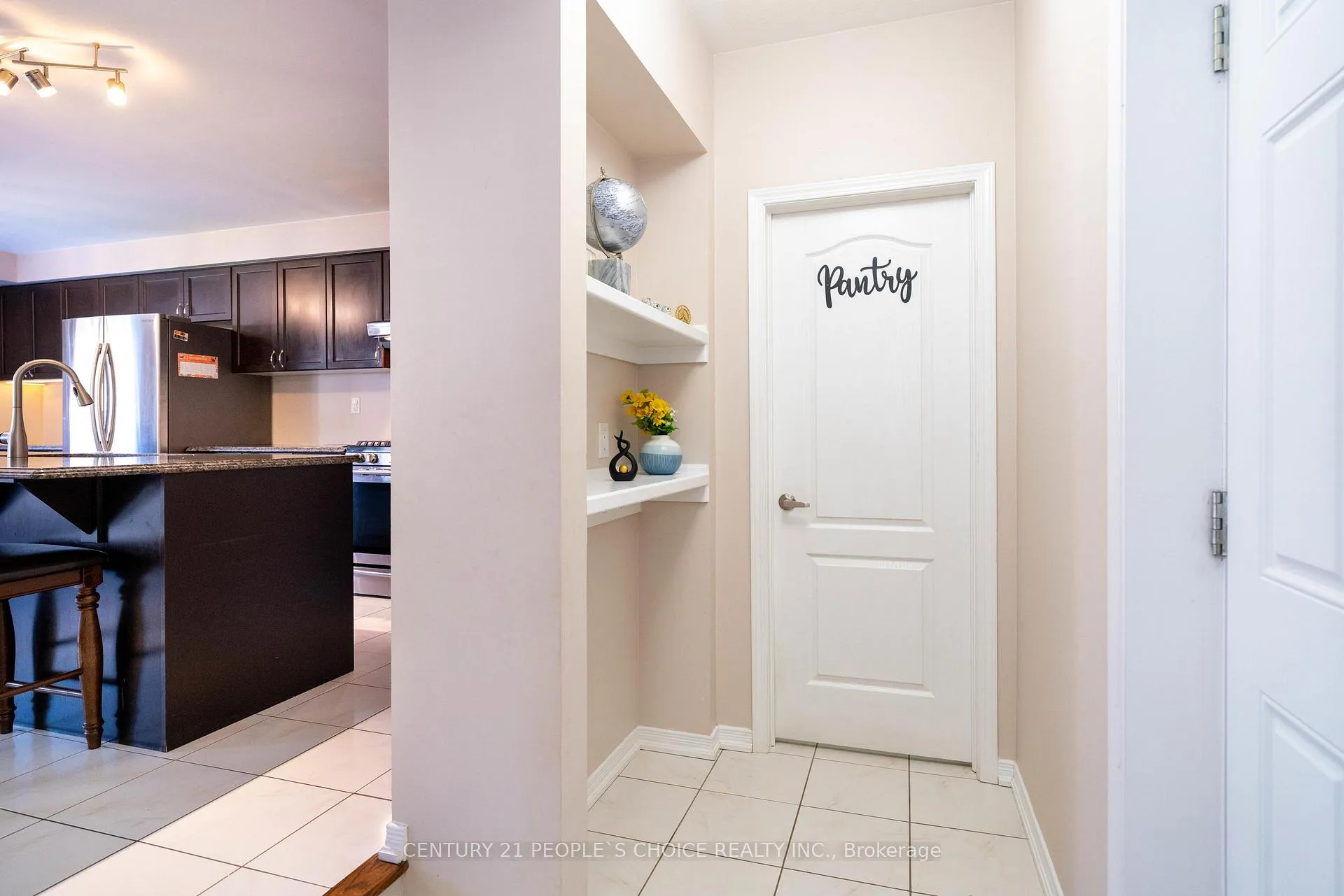 Photo 17 of 335 Falling Green Crescent, Kitchener, Rosenburg — HOMEH