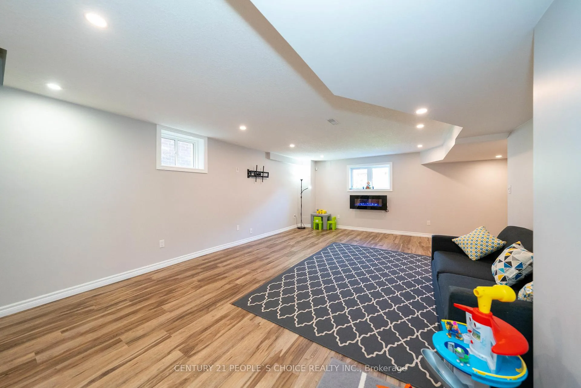 Photo 41 of 335 Falling Green Crescent, Kitchener, Rosenburg — HOMEH