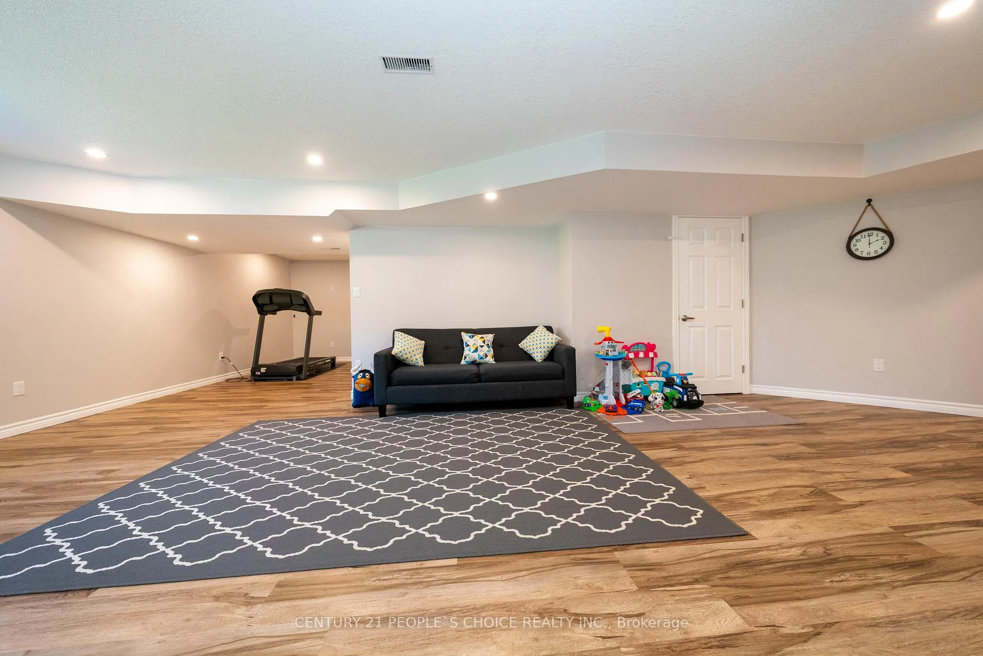 Photo 42 of 335 Falling Green Crescent, Kitchener, Rosenburg — HOMEH