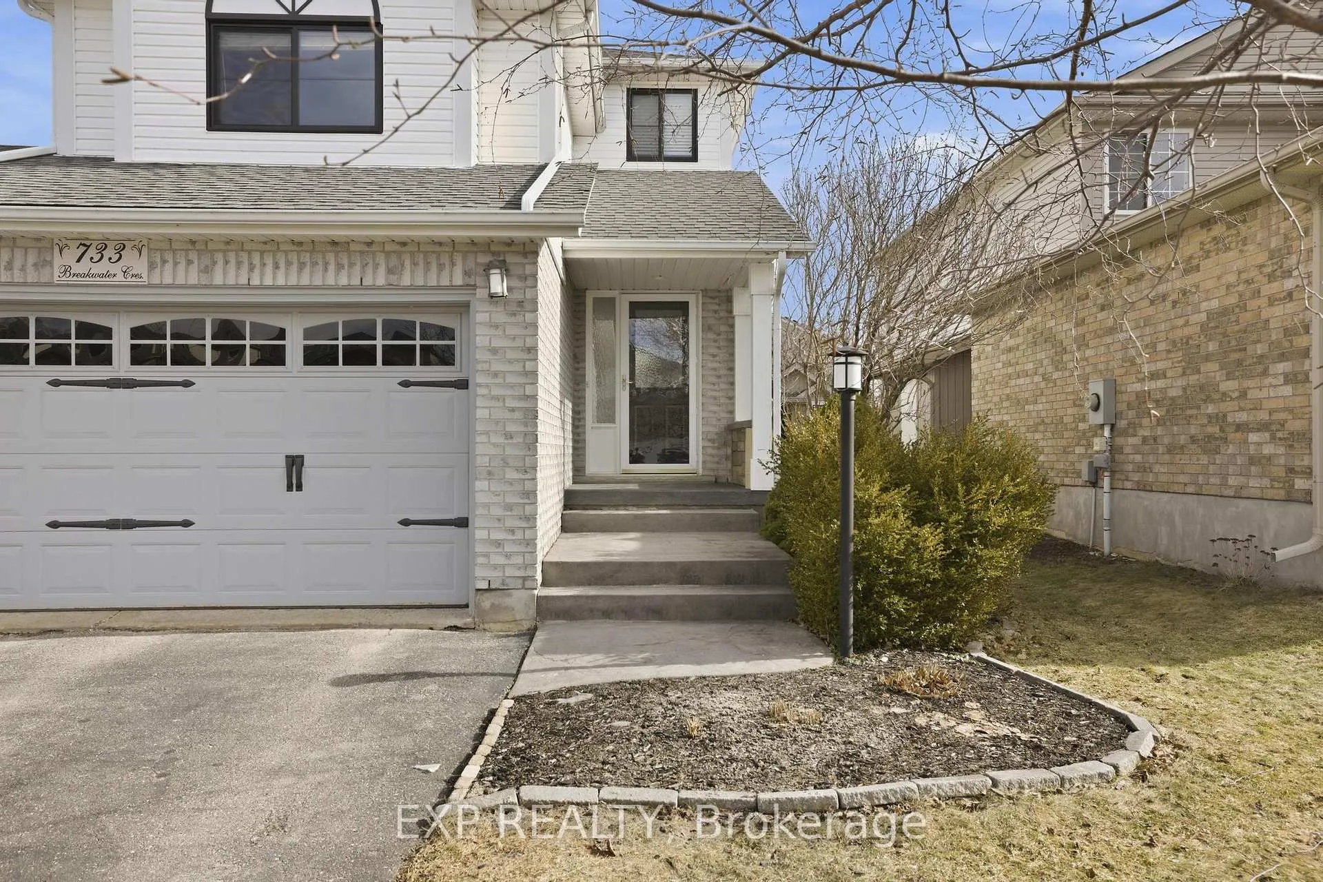 Photo 3 of 733 Breakwater Crescent, Waterloo — HOMEH