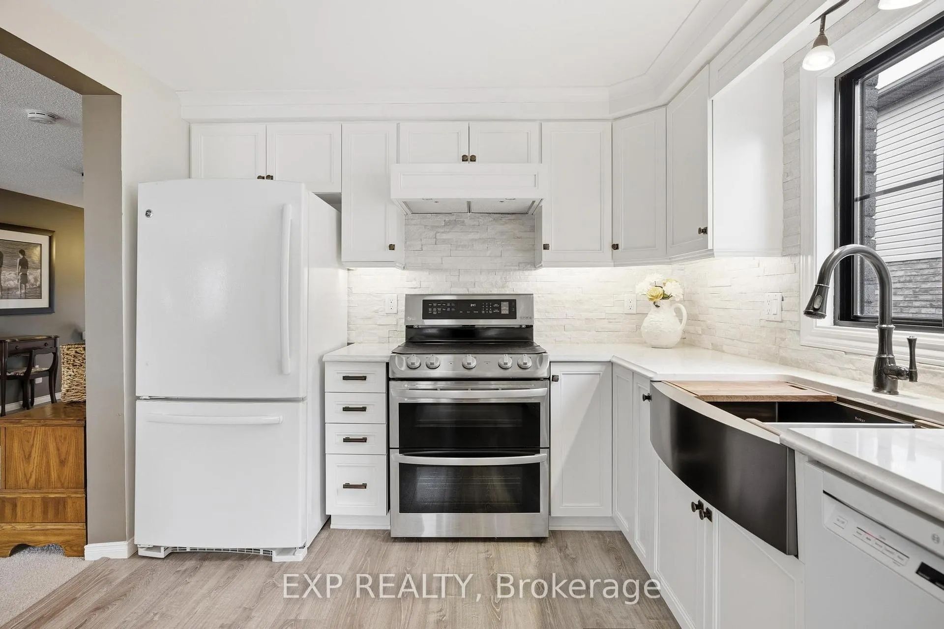 Photo 5 of 733 Breakwater Crescent, Waterloo — HOMEH