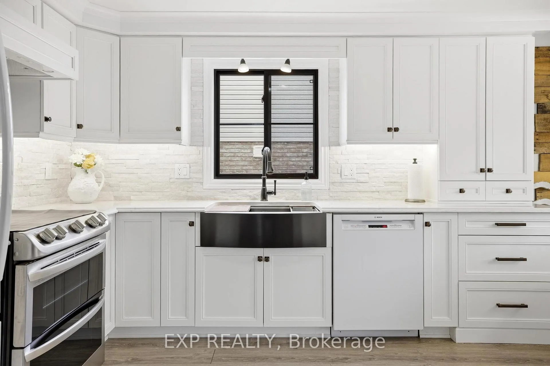 Photo 6 of 733 Breakwater Crescent, Waterloo — HOMEH