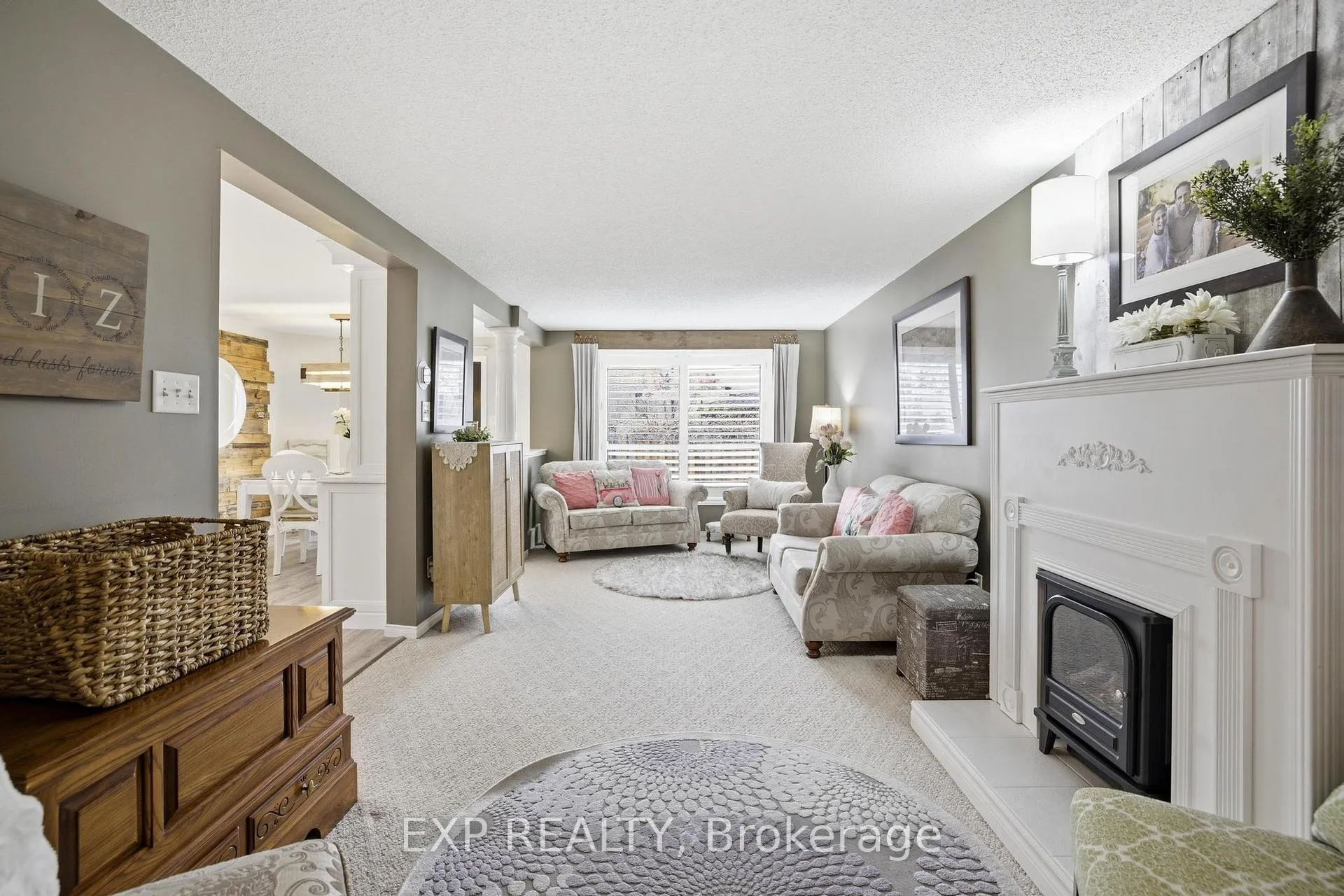 Photo 11 of 733 Breakwater Crescent, Waterloo — HOMEH