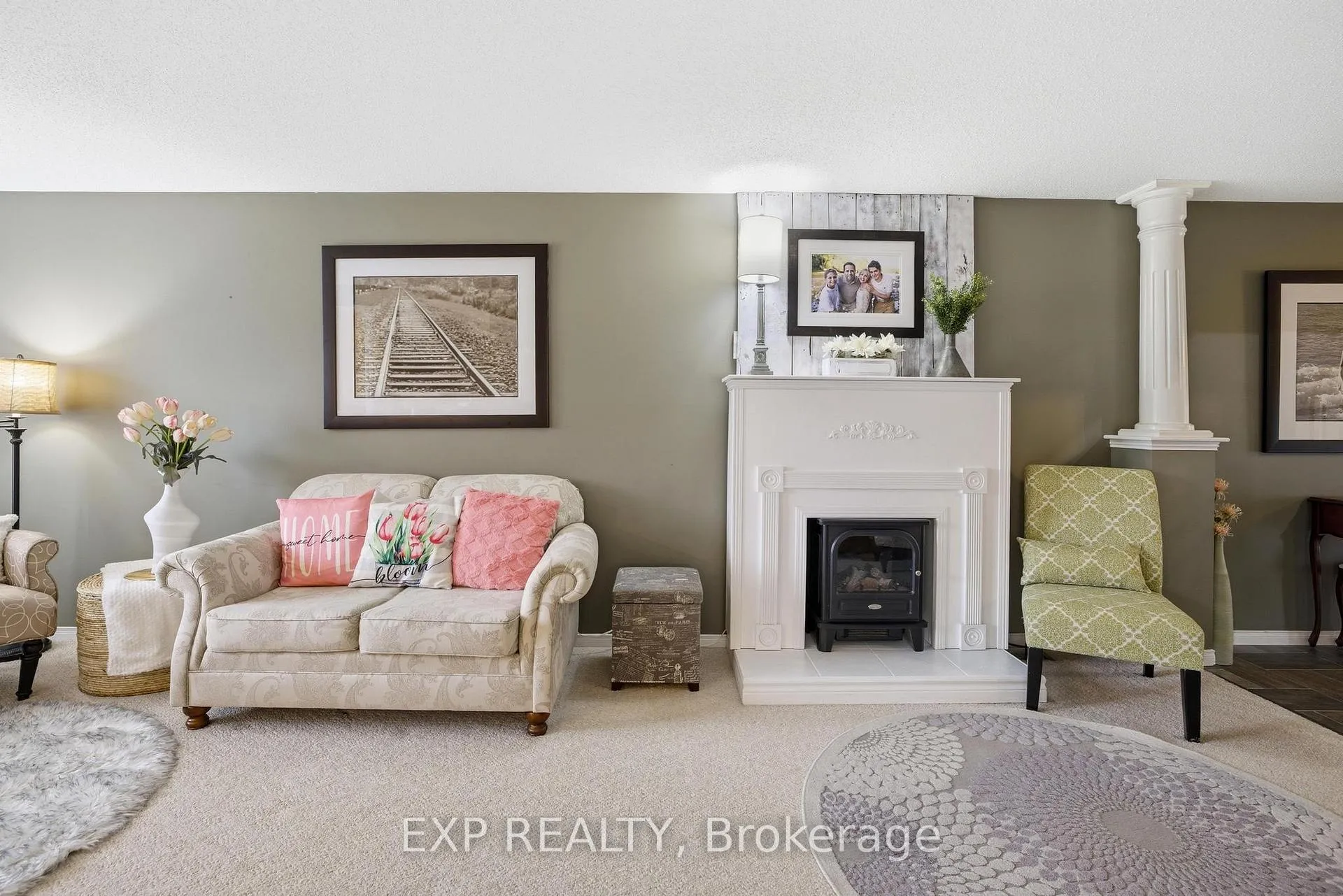 Photo 12 of 733 Breakwater Crescent, Waterloo — HOMEH