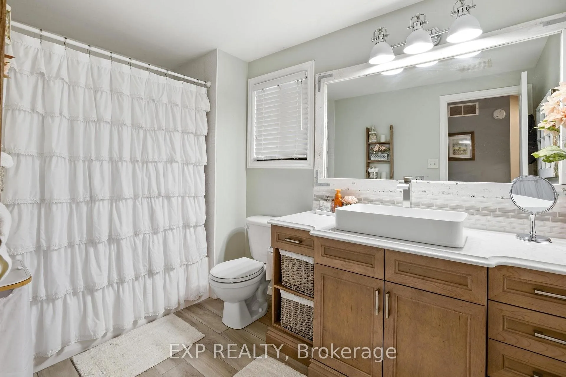 Photo 16 of 733 Breakwater Crescent, Waterloo — HOMEH