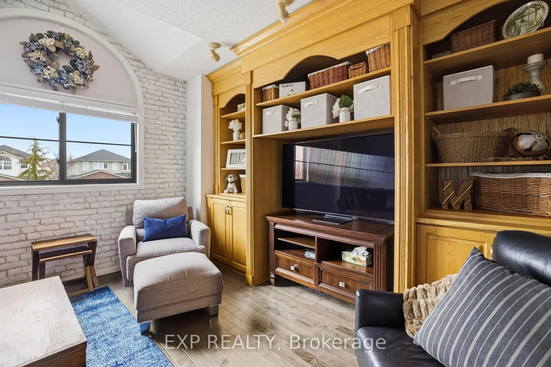 Photo 18 of 733 Breakwater Crescent, Waterloo — HOMEH