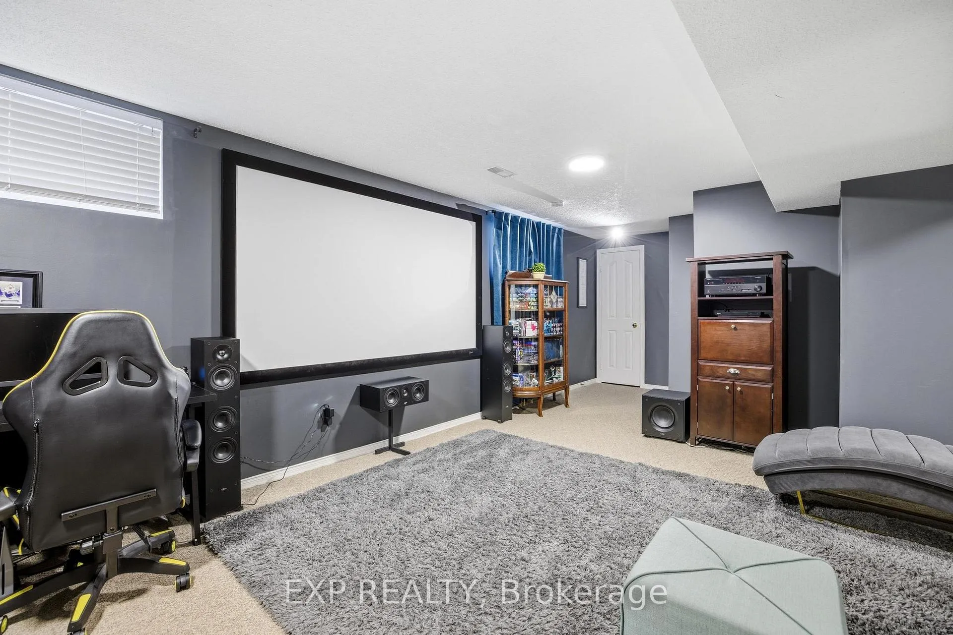 Photo 21 of 733 Breakwater Crescent, Waterloo — HOMEH