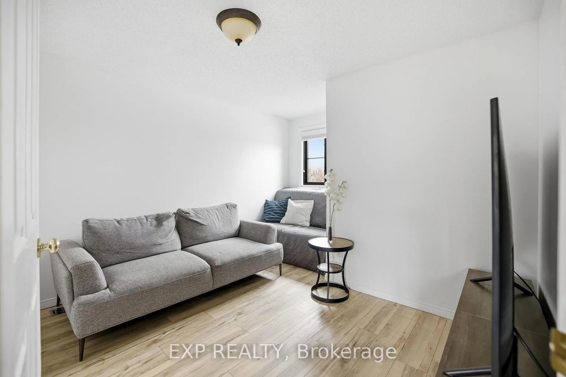 Photo 25 of 733 Breakwater Crescent, Waterloo — HOMEH