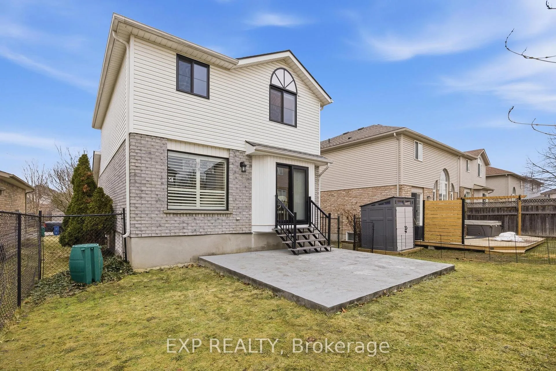 Photo 31 of 733 Breakwater Crescent, Waterloo — HOMEH