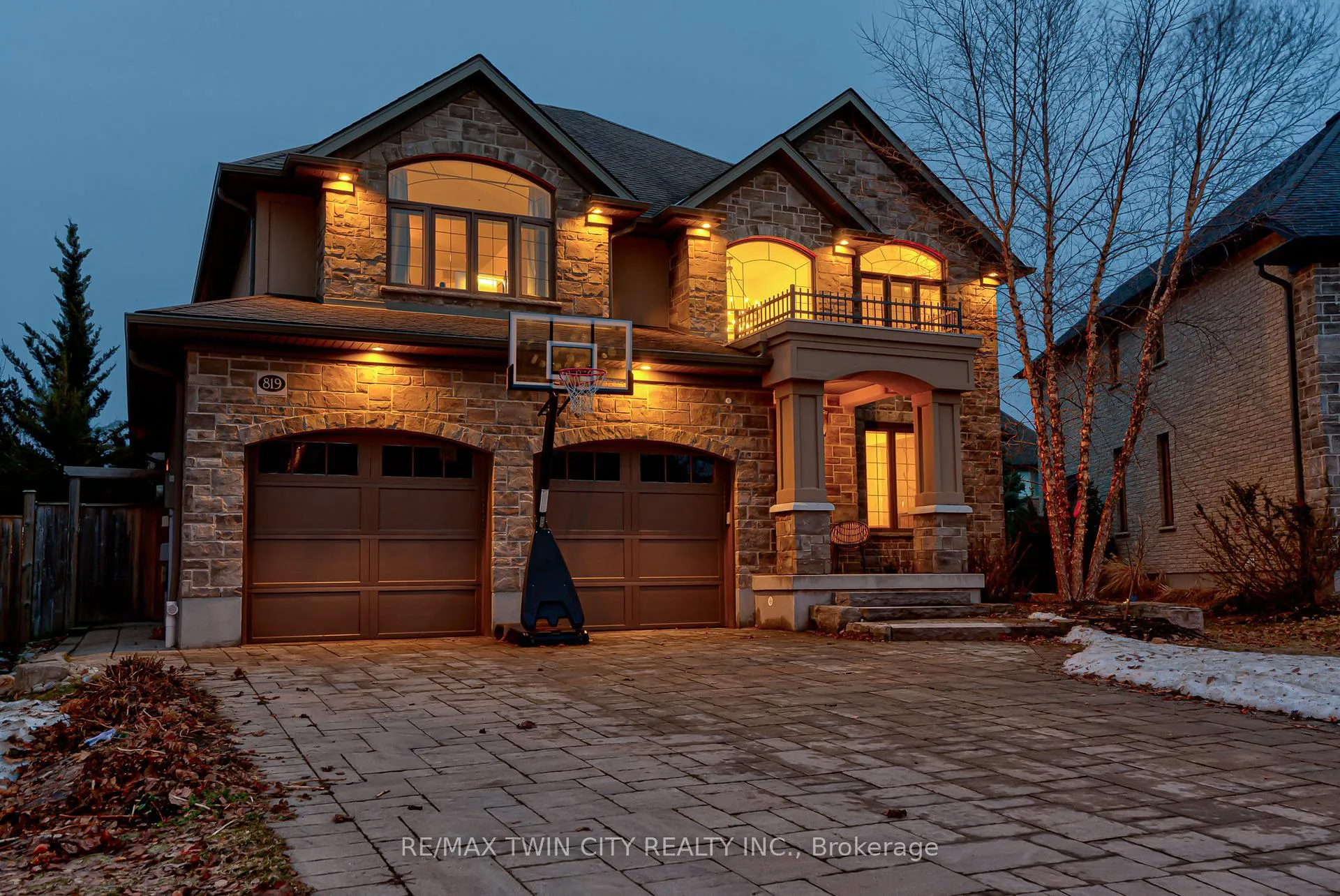 Photo 2 of 819 Copper Ridge Drive S, Waterloo, Eastbridge — HOMEH