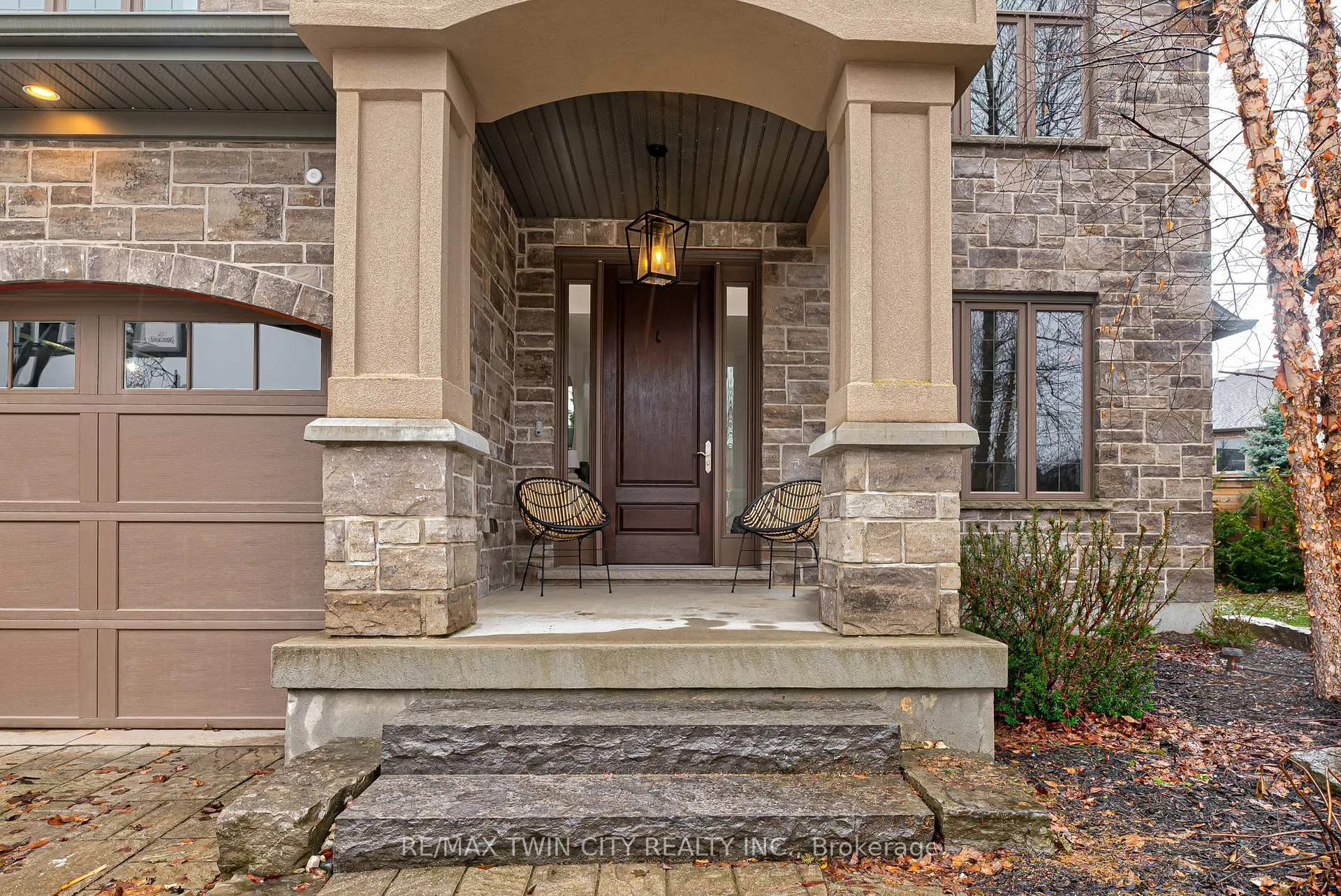 Photo 4 of 819 Copper Ridge Drive S, Waterloo, Eastbridge — HOMEH