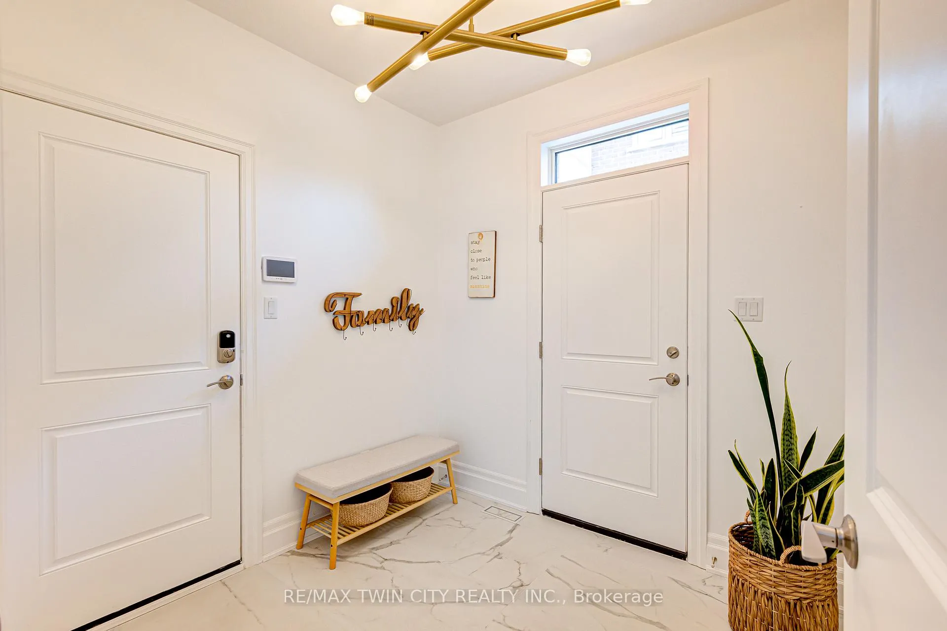 Photo 21 of 819 Copper Ridge Drive S, Waterloo, Eastbridge — HOMEH