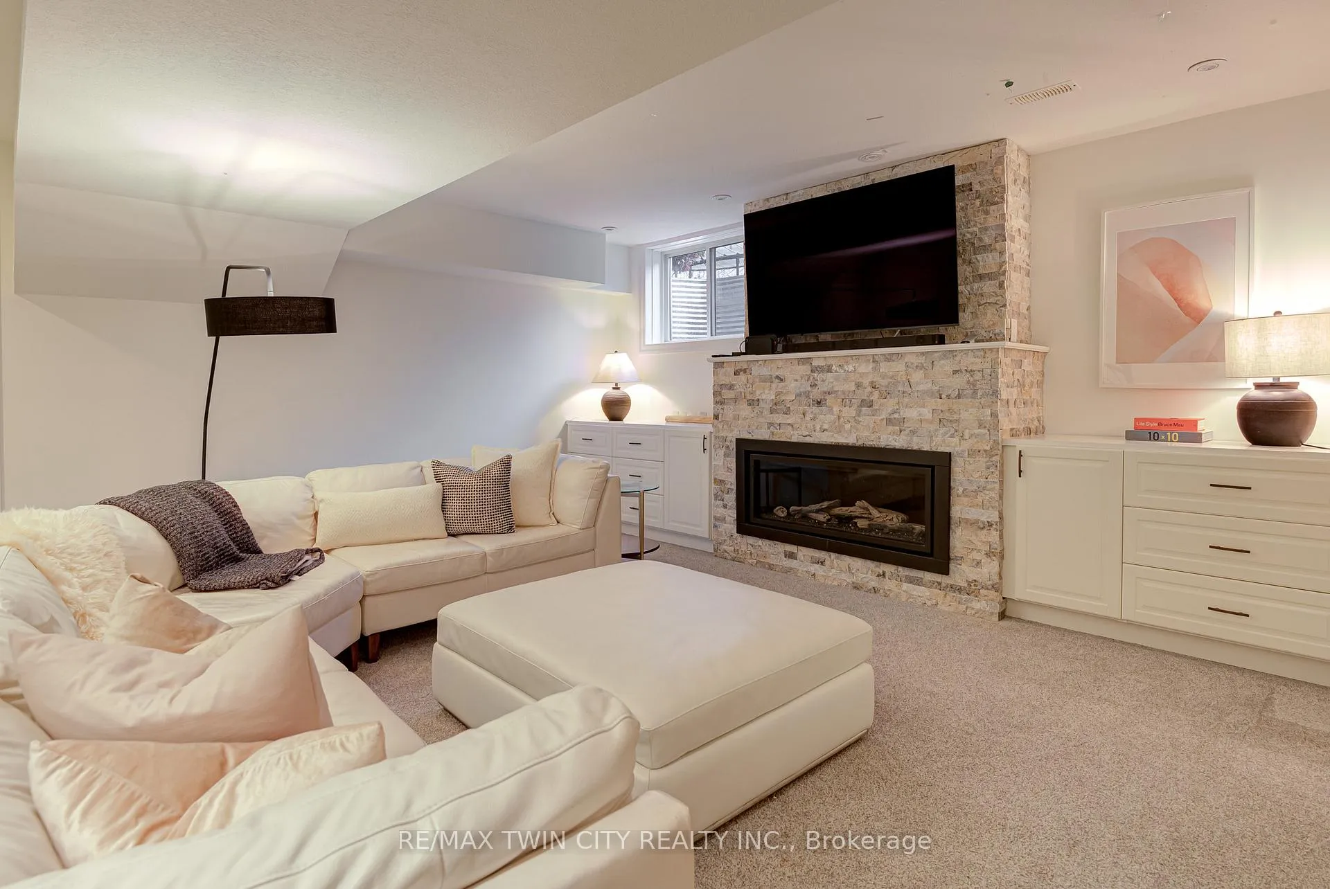 Photo 31 of 819 Copper Ridge Drive S, Waterloo, Eastbridge — HOMEH