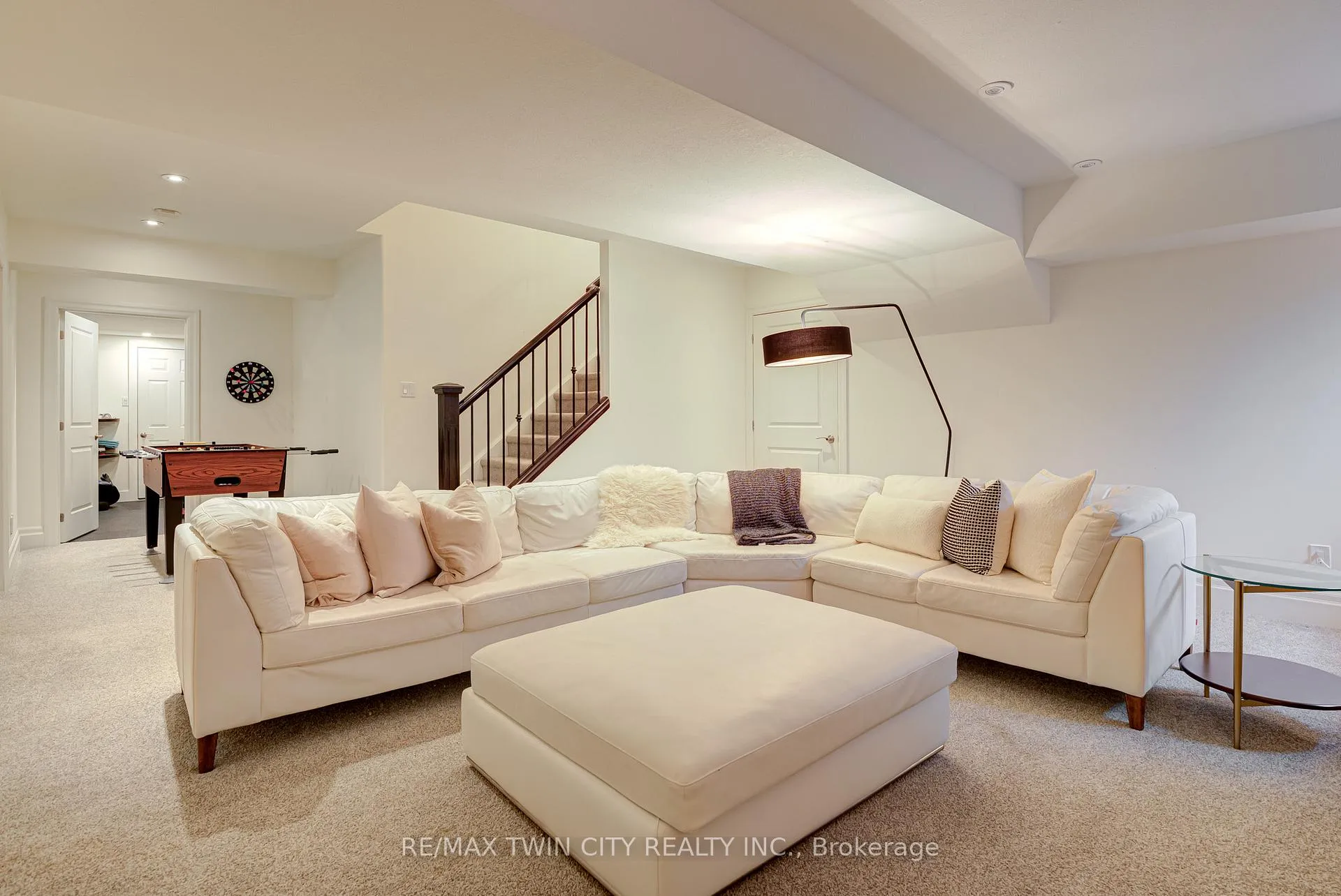 Photo 32 of 819 Copper Ridge Drive S, Waterloo, Eastbridge — HOMEH