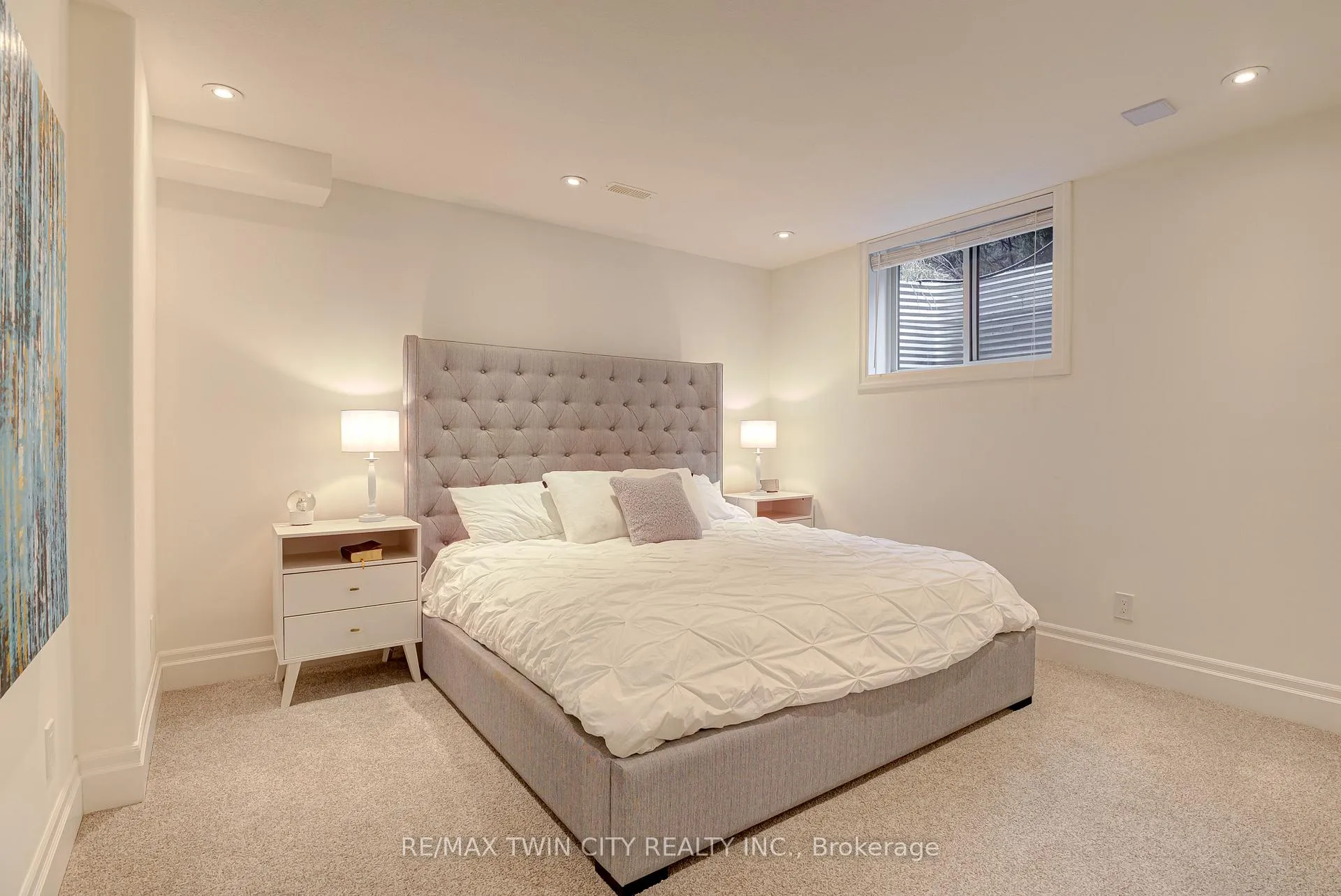 Photo 33 of 819 Copper Ridge Drive S, Waterloo, Eastbridge — HOMEH