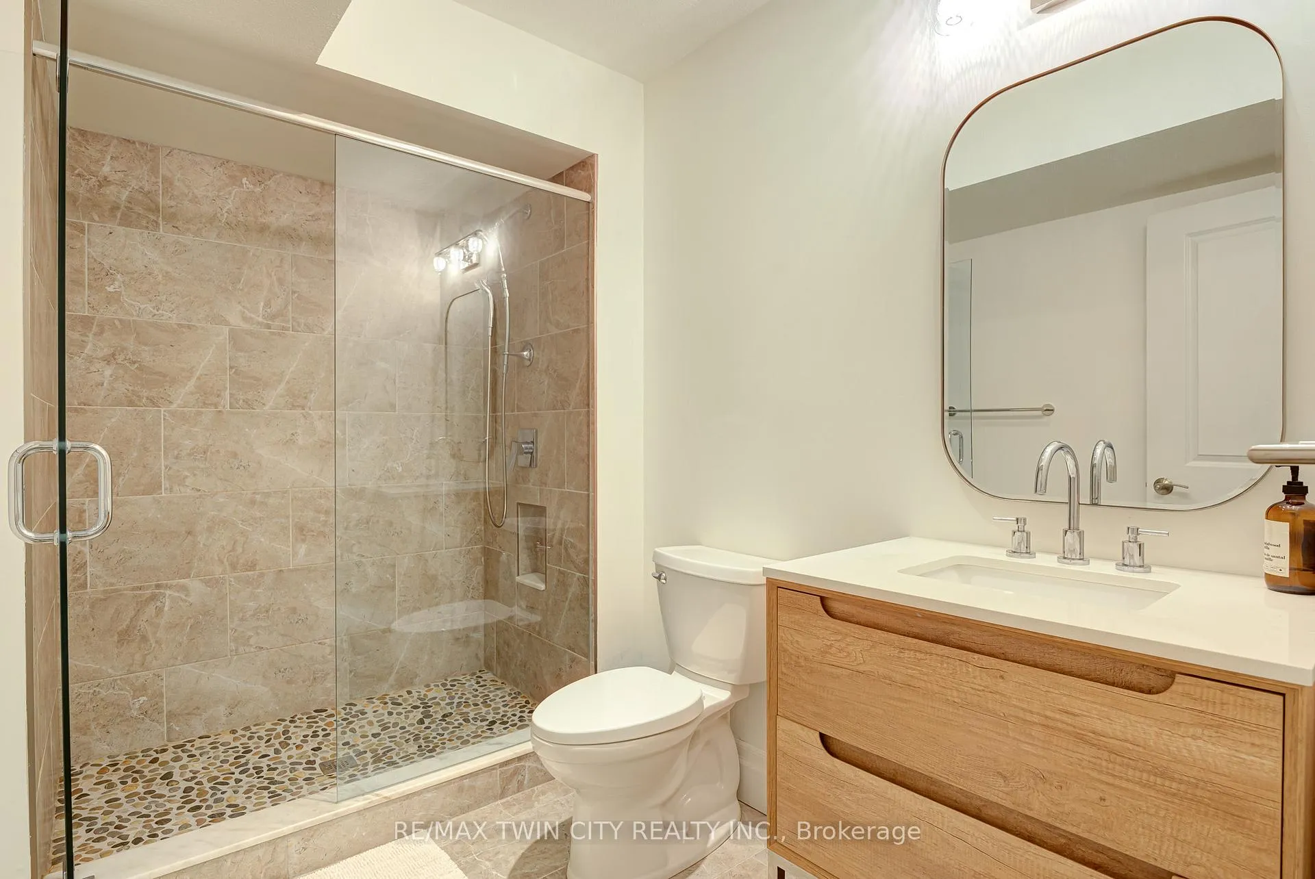 Photo 35 of 819 Copper Ridge Drive S, Waterloo, Eastbridge — HOMEH