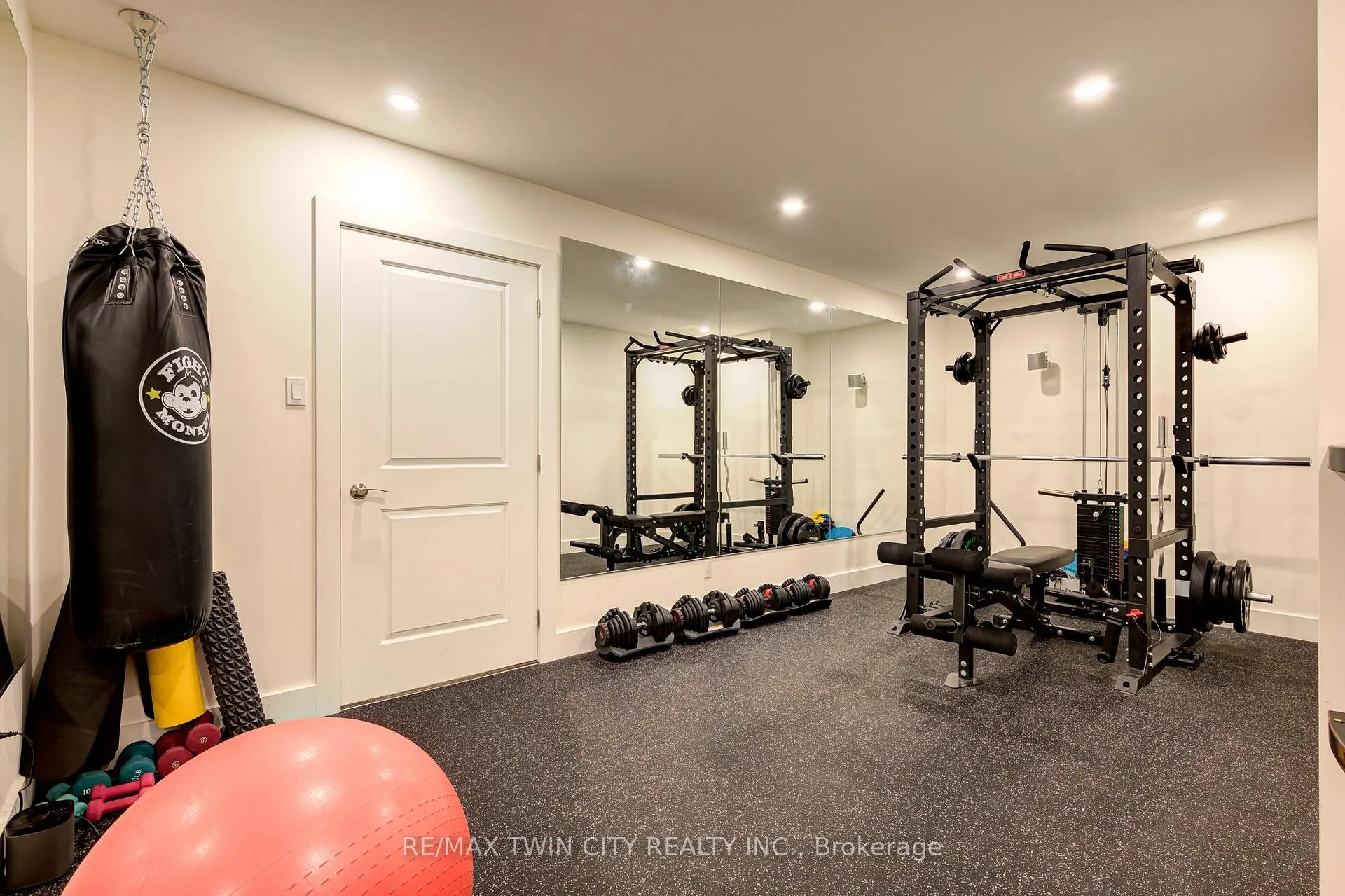 Photo 36 of 819 Copper Ridge Drive S, Waterloo, Eastbridge — HOMEH