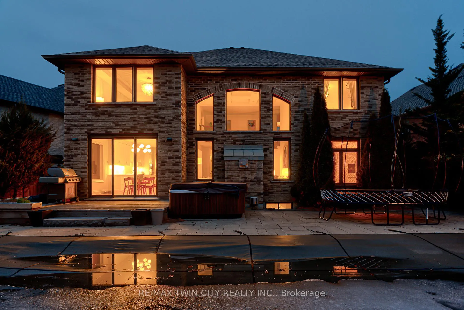 Photo 37 of 819 Copper Ridge Drive S, Waterloo, Eastbridge — HOMEH