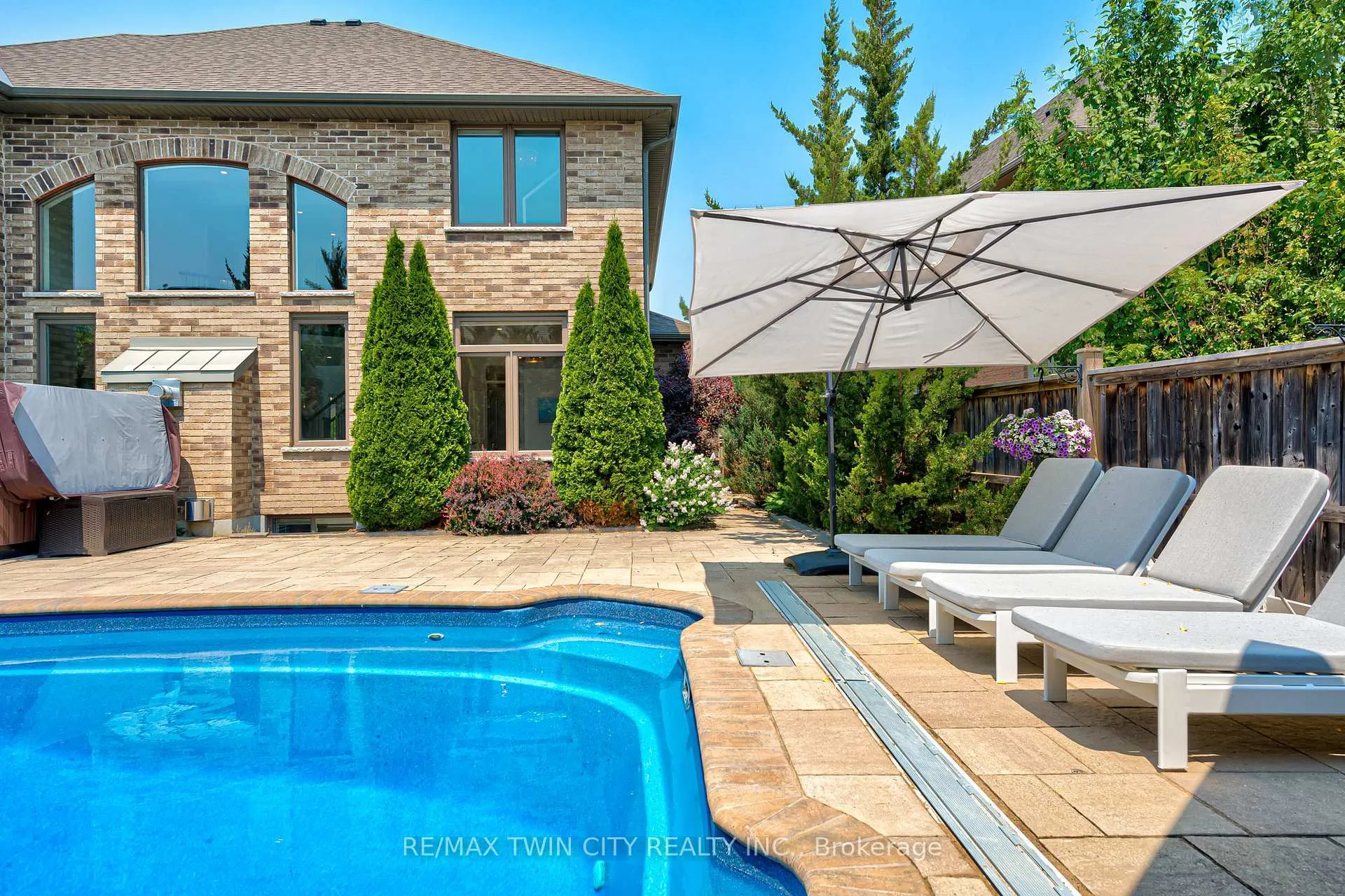 Photo 42 of 819 Copper Ridge Drive S, Waterloo, Eastbridge — HOMEH