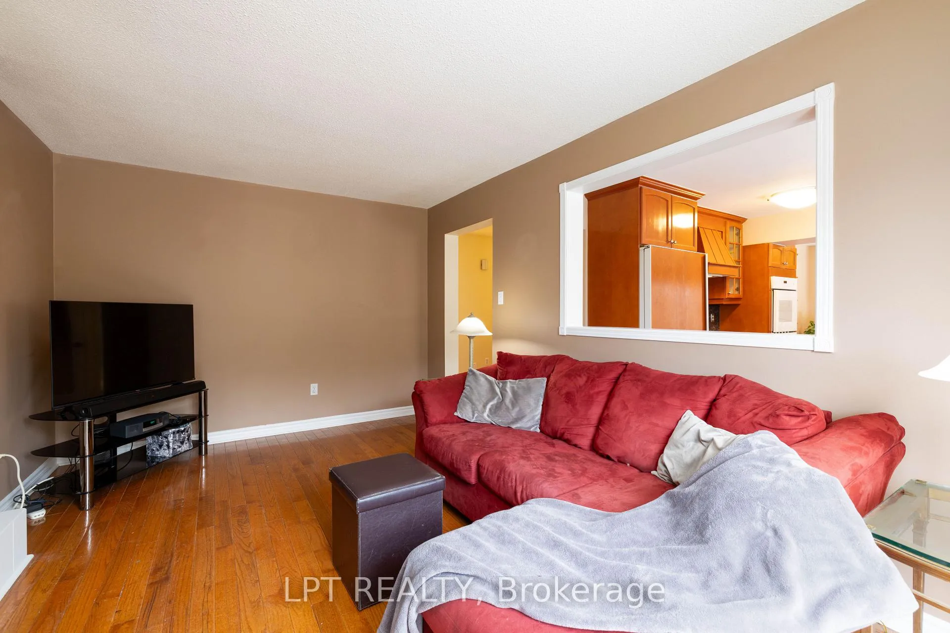 Photo 8 of 54 Meyer Circle, Markham, Markham Village — HOMEH