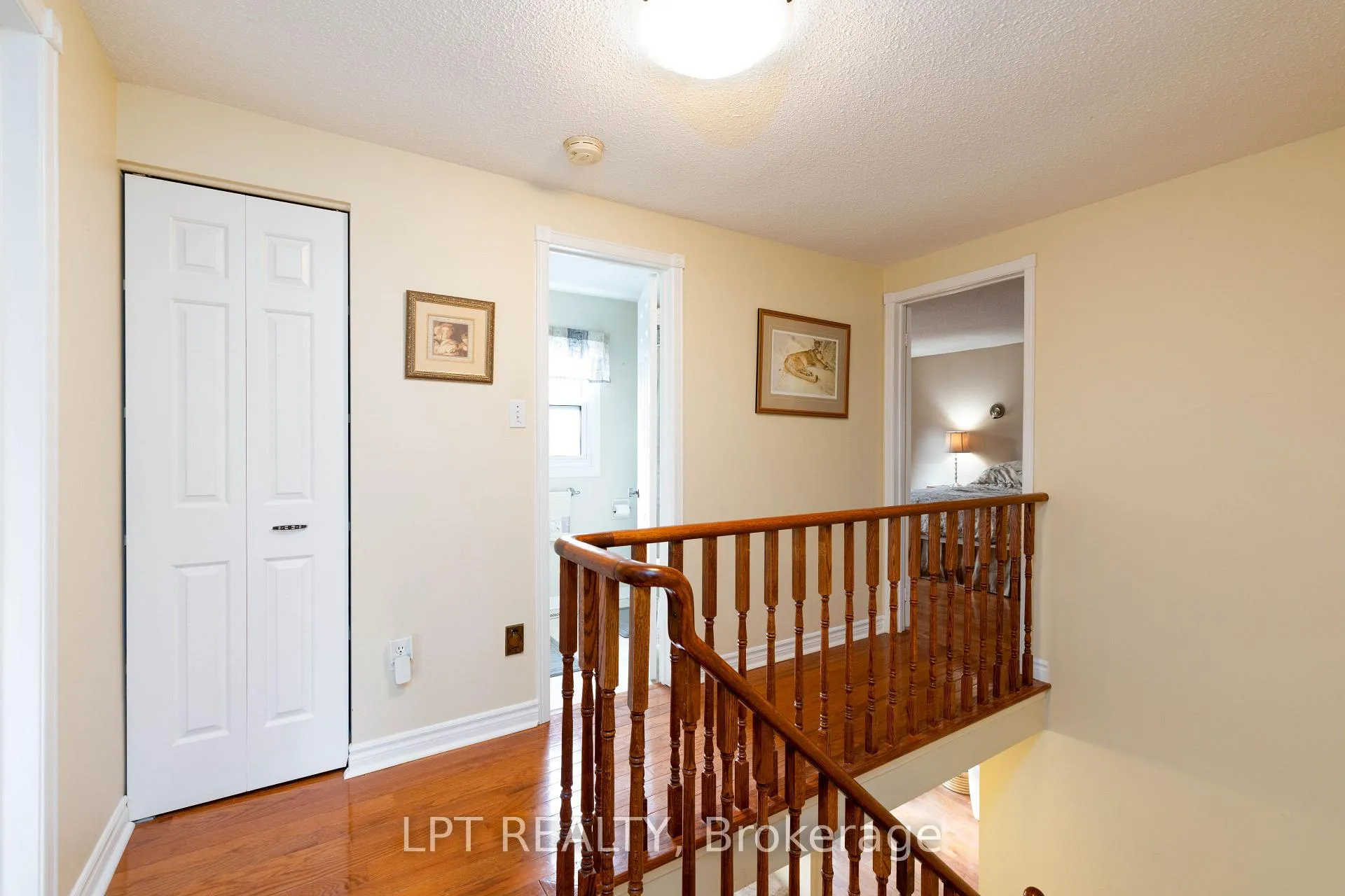 Photo 14 of 54 Meyer Circle, Markham, Markham Village — HOMEH