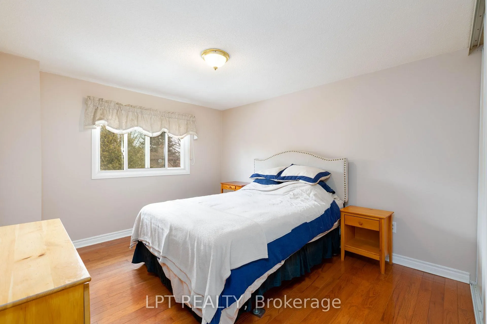 Photo 20 of 54 Meyer Circle, Markham, Markham Village — HOMEH